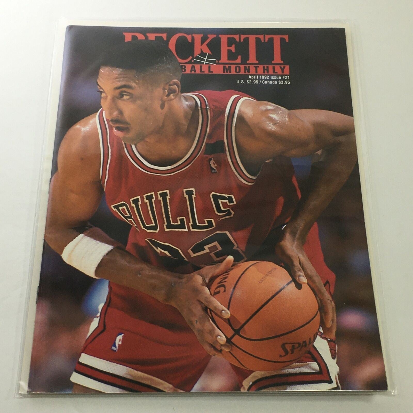 Beckett Basketball Monthly: April 1992 Issue #21 - Scottie Pippen