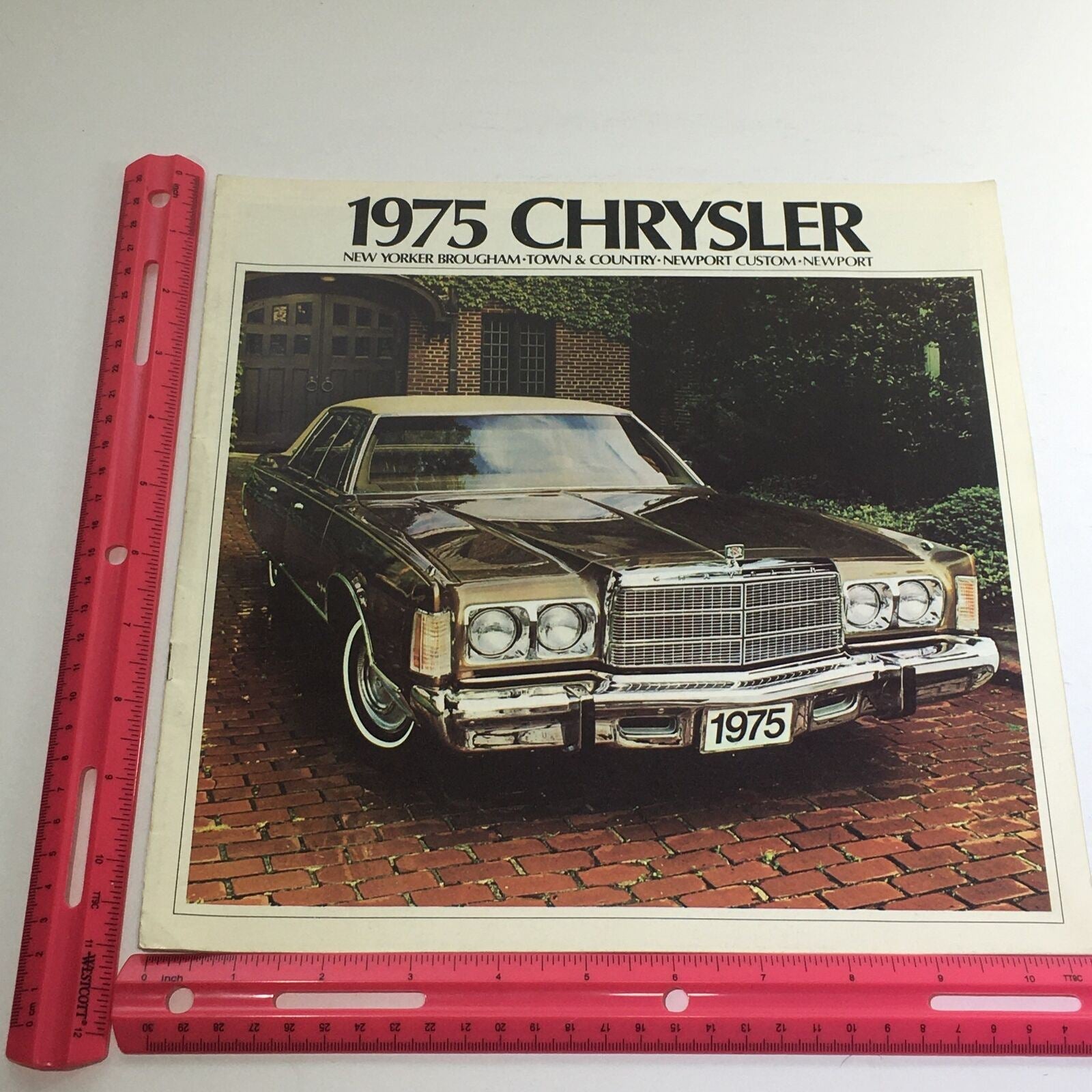 1975 Chrysler New Yorker Brougham Dealership Car Auto Brochure Catalog