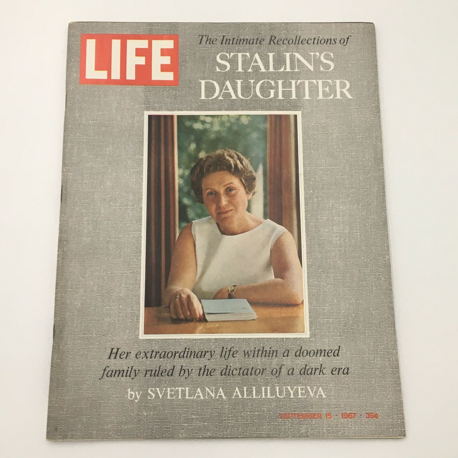 VTG Life Magazine September 15 1967 Svetlana Alliluyeva Cover Feature, Newsstand