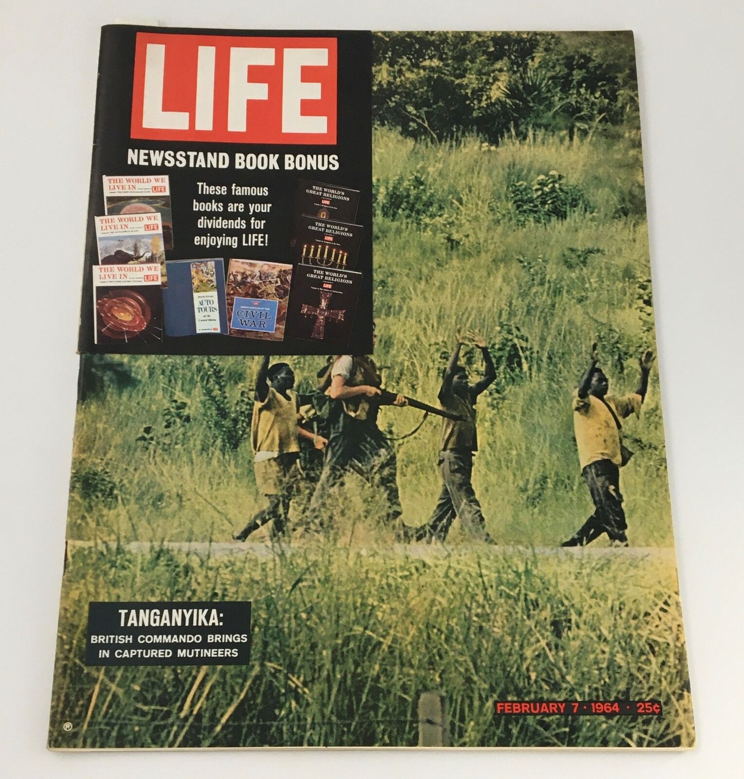 VTG Life Magazine February 7 1964 Sovereign State Tanganyika Cover, Newsstand