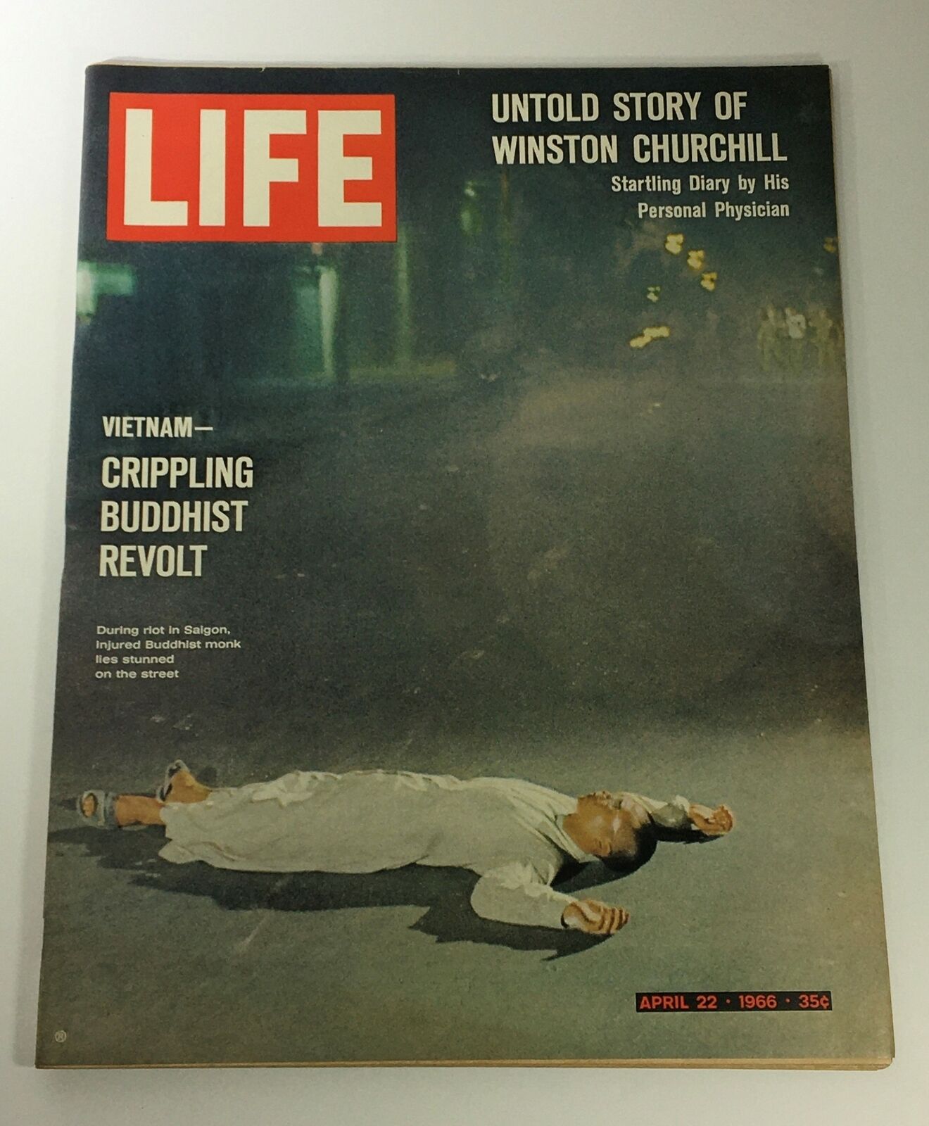 VTG Life Magazine April 22 1966 Vietnam Buddhist Revolt Cover Feature, Newsstand