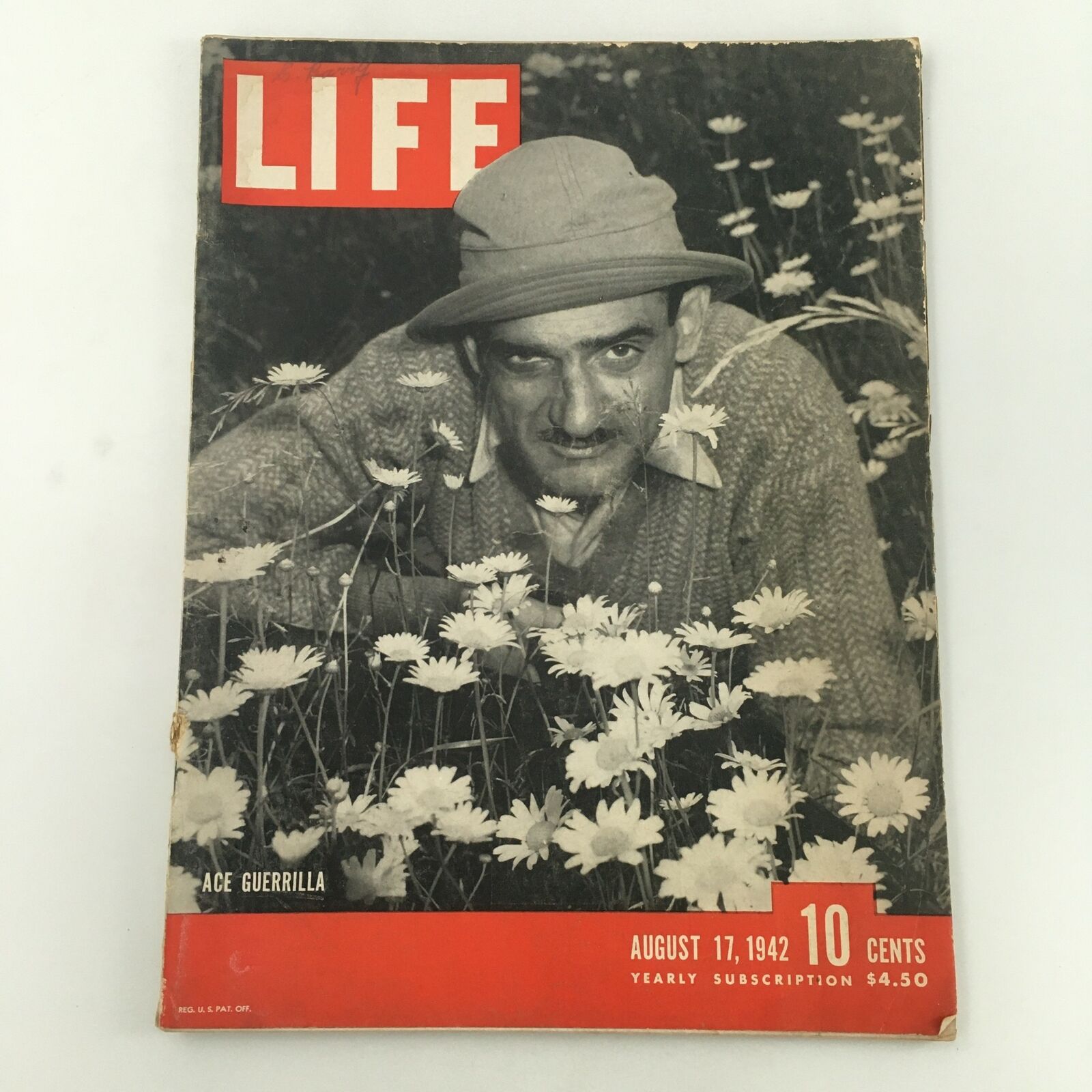 VTG Life Magazine August 17 1942 Navy Ace Guerilla Feature and Cover, Newsstand