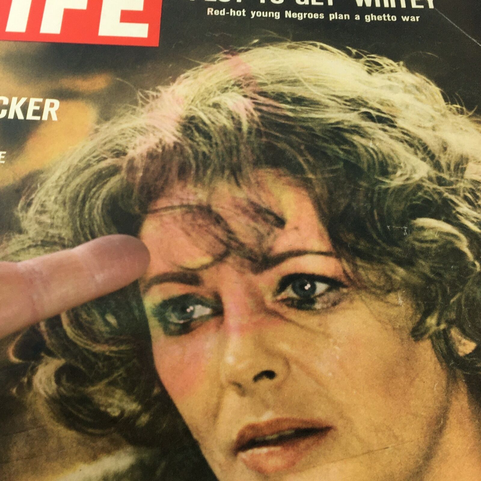 VTG 40 Elizabeth Taylor Cover and Feature, Newsstand