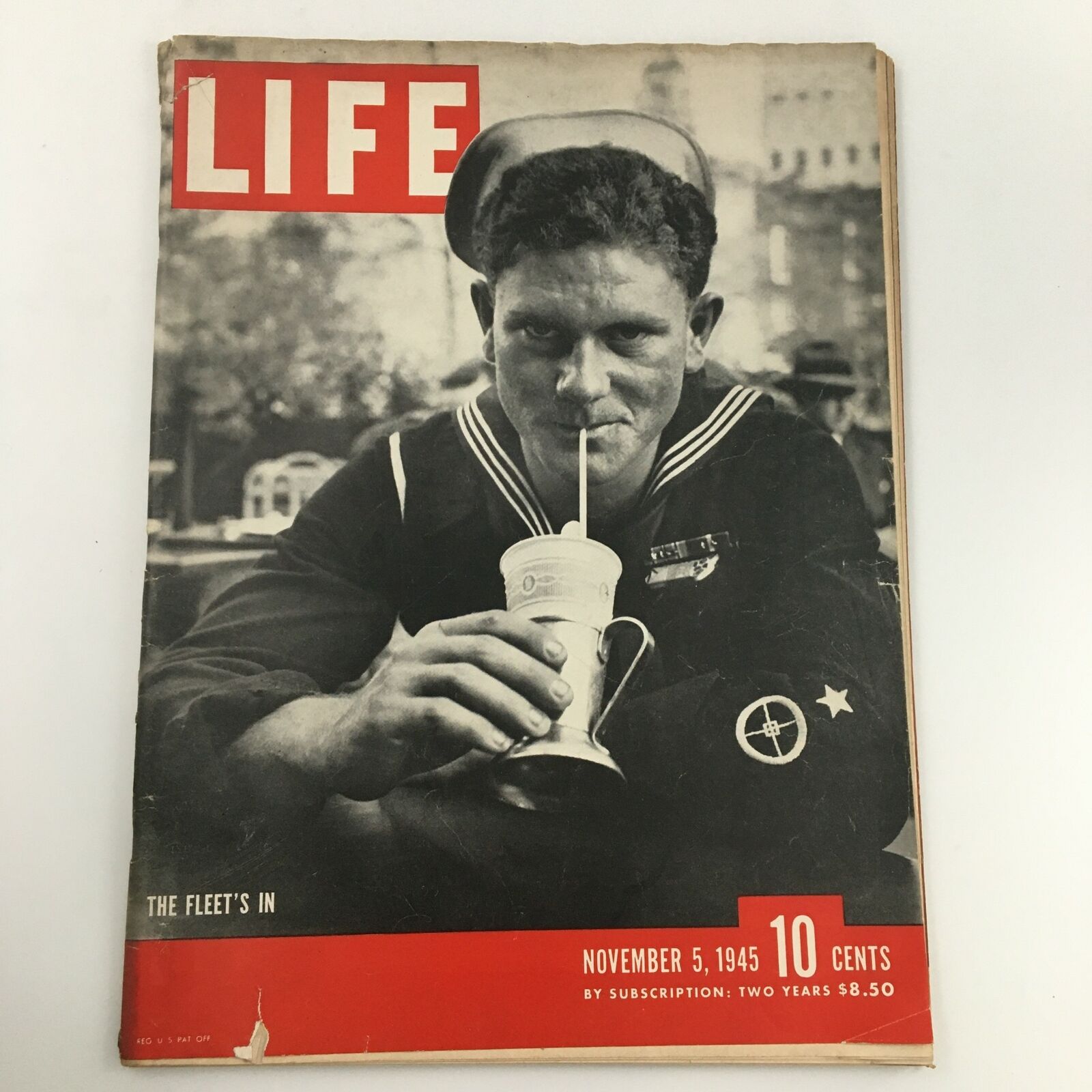 VTG Life Magazine November 5 1945 The Fleet's In Navy Newsstand