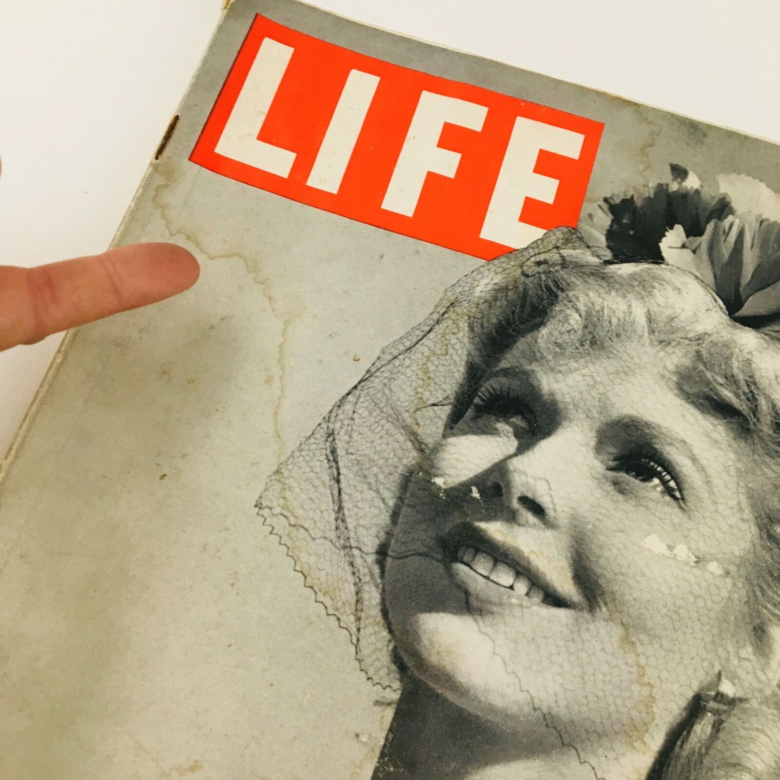 VTG Life Magazine April 28 1941 The Red is Always Right No Label