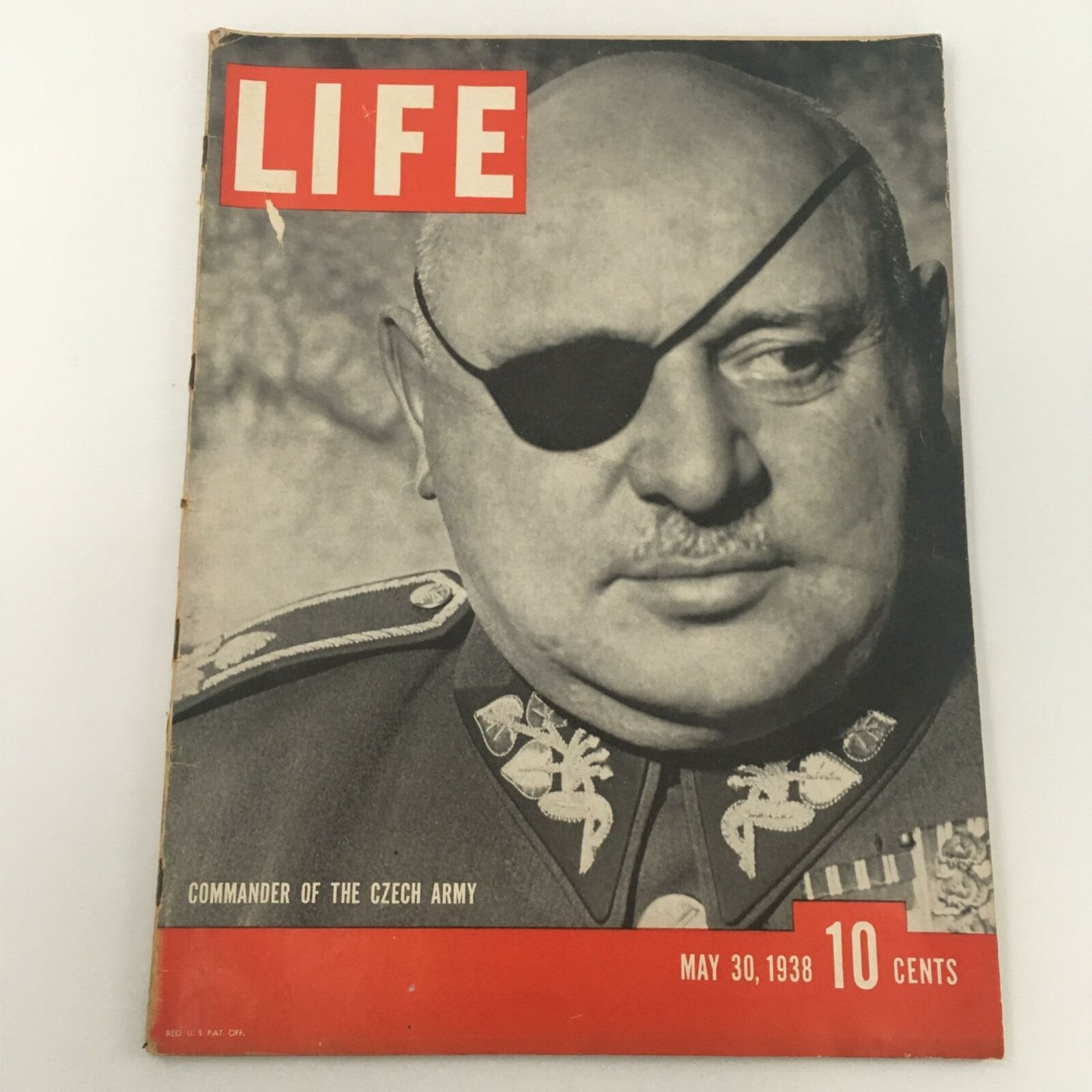 VTG Life Magazine May 30 1938 Commander of the Czech Army: Jan Syrovy, Agfa Film