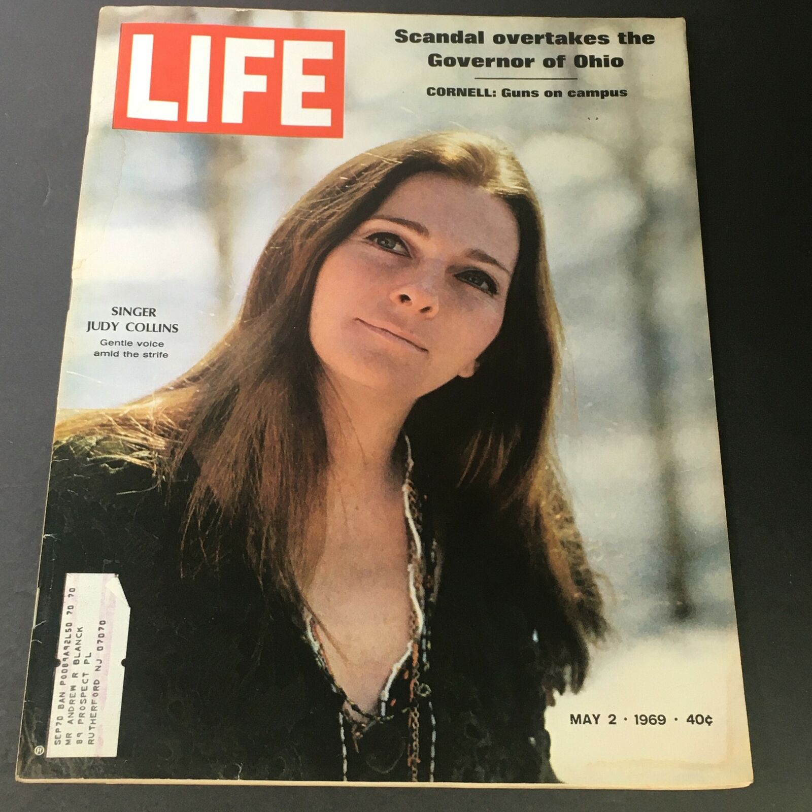 VTG Life Magazine May 2 1969 - Judy Collins / Cornell University Guns on Campus