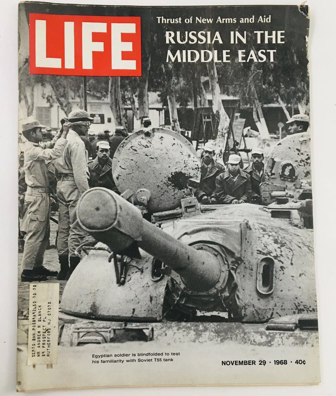 VTG Life Magazine November 29 1968 - Egyptian Soldier with Soviet T55 Tank