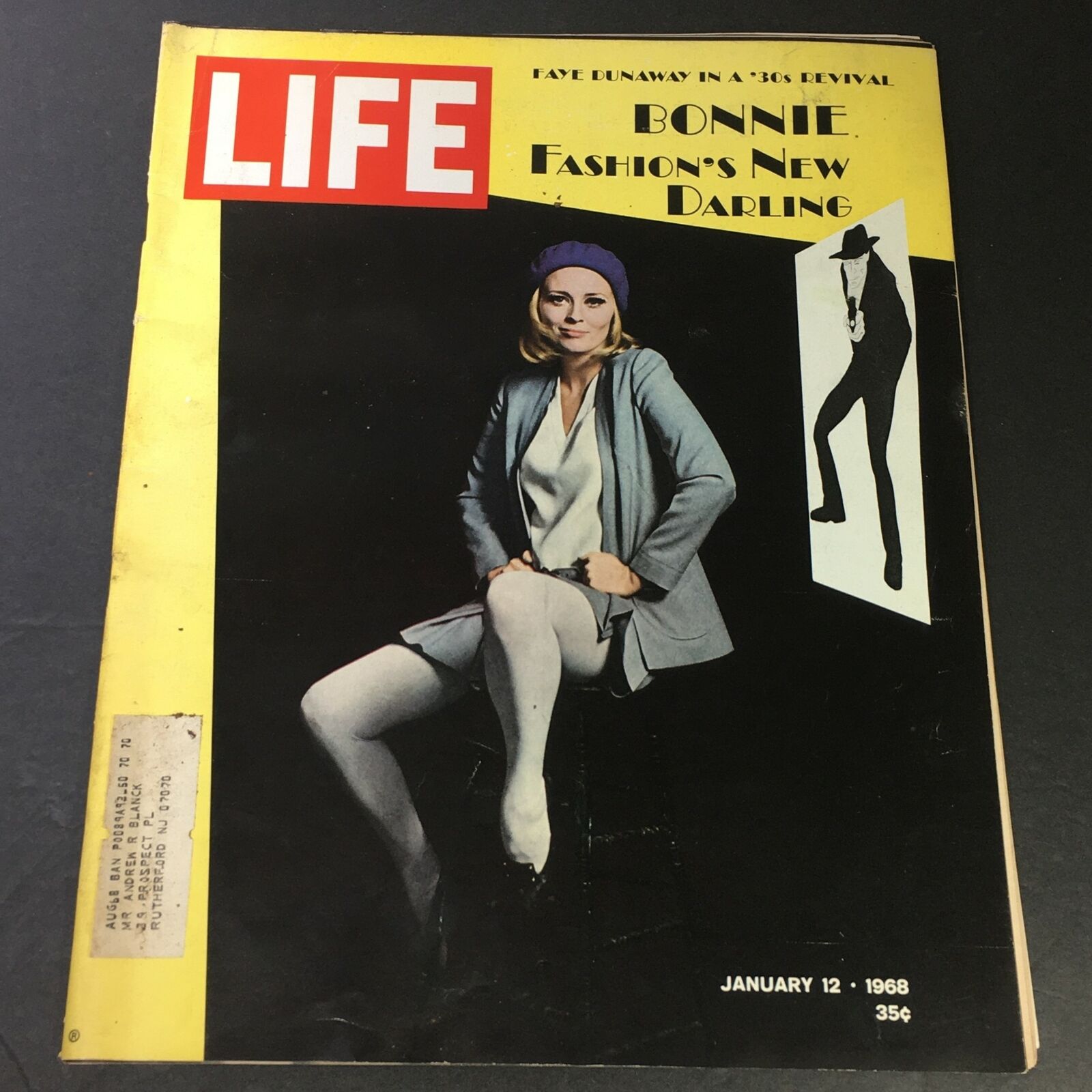 VTG Life Magazine January 12 1968 - Bonnie Parker Fashion's New Darling