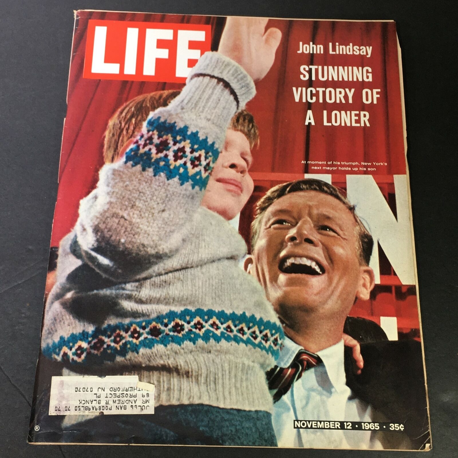 VTG Life Magazine November 12 1965 - John Lindsay Stunning Victory Of A Loner