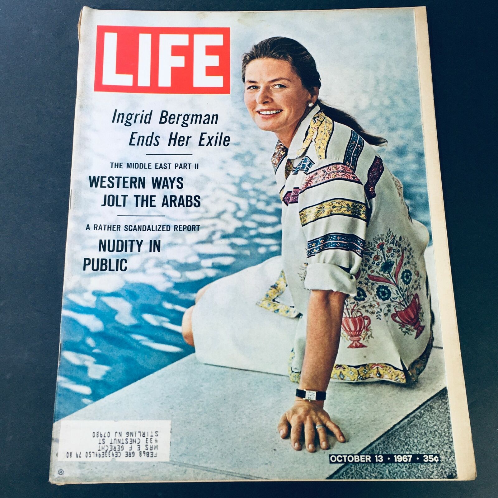 VTG Life Magazine October 13 1967 - Ingrid Bergman Ends Her Exile / Public Nude