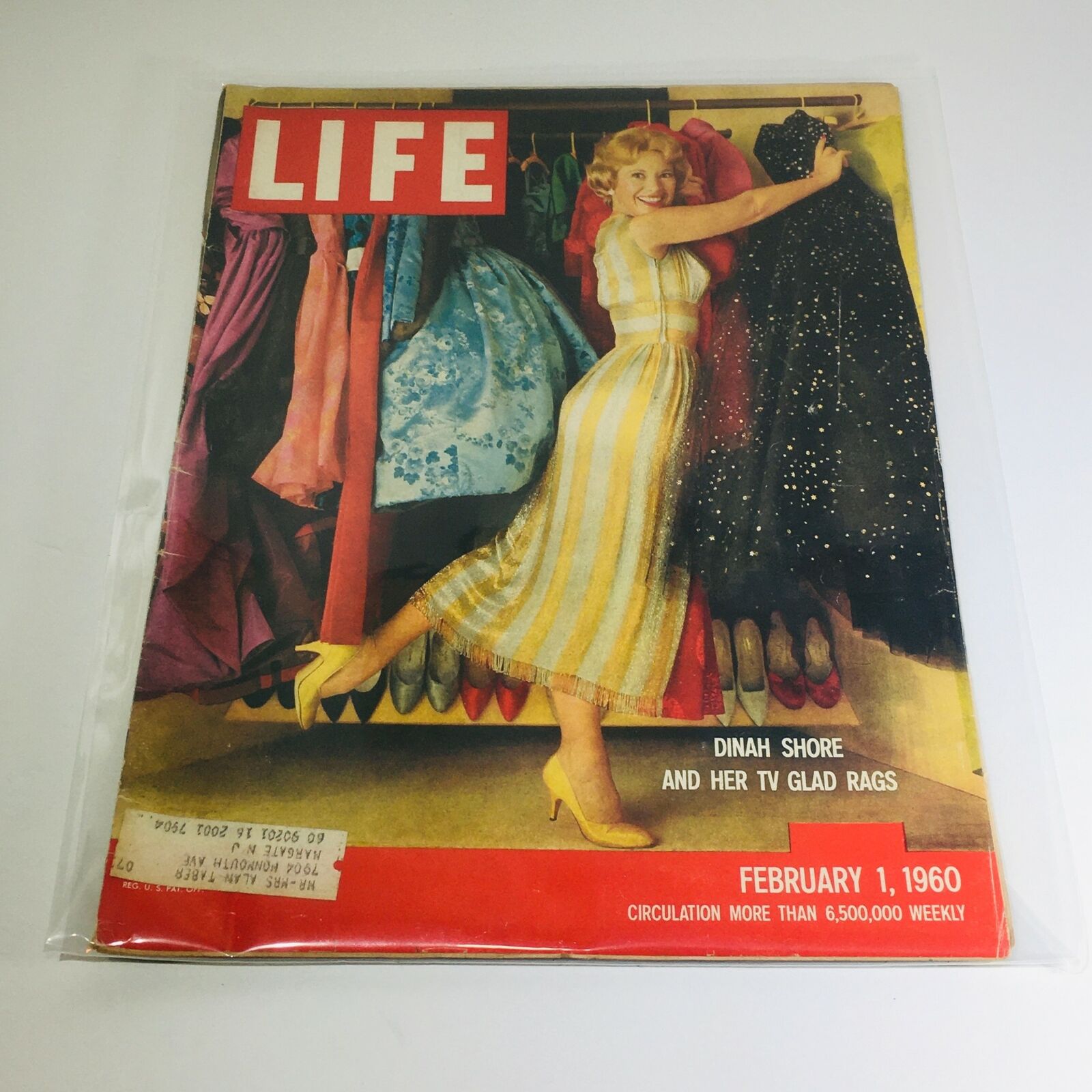 VTG Life Magazine: February 1 1960 - Dinah Shore and Her TV Glad Rags