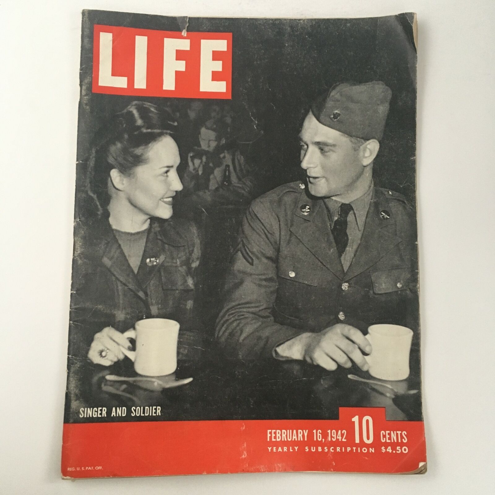 Life Magazine February 16 1942 Photograph of A Singer & A Soldier, No Label