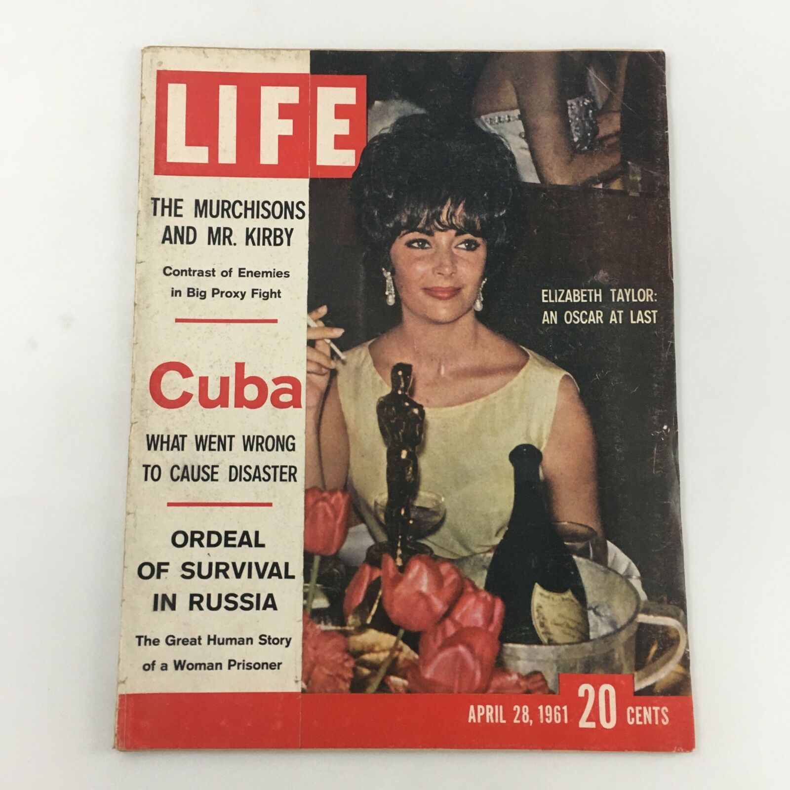 VTG Life Magazine April 28 1961 Photo of Elizabeth Taylor at Oscar's, Newsstand