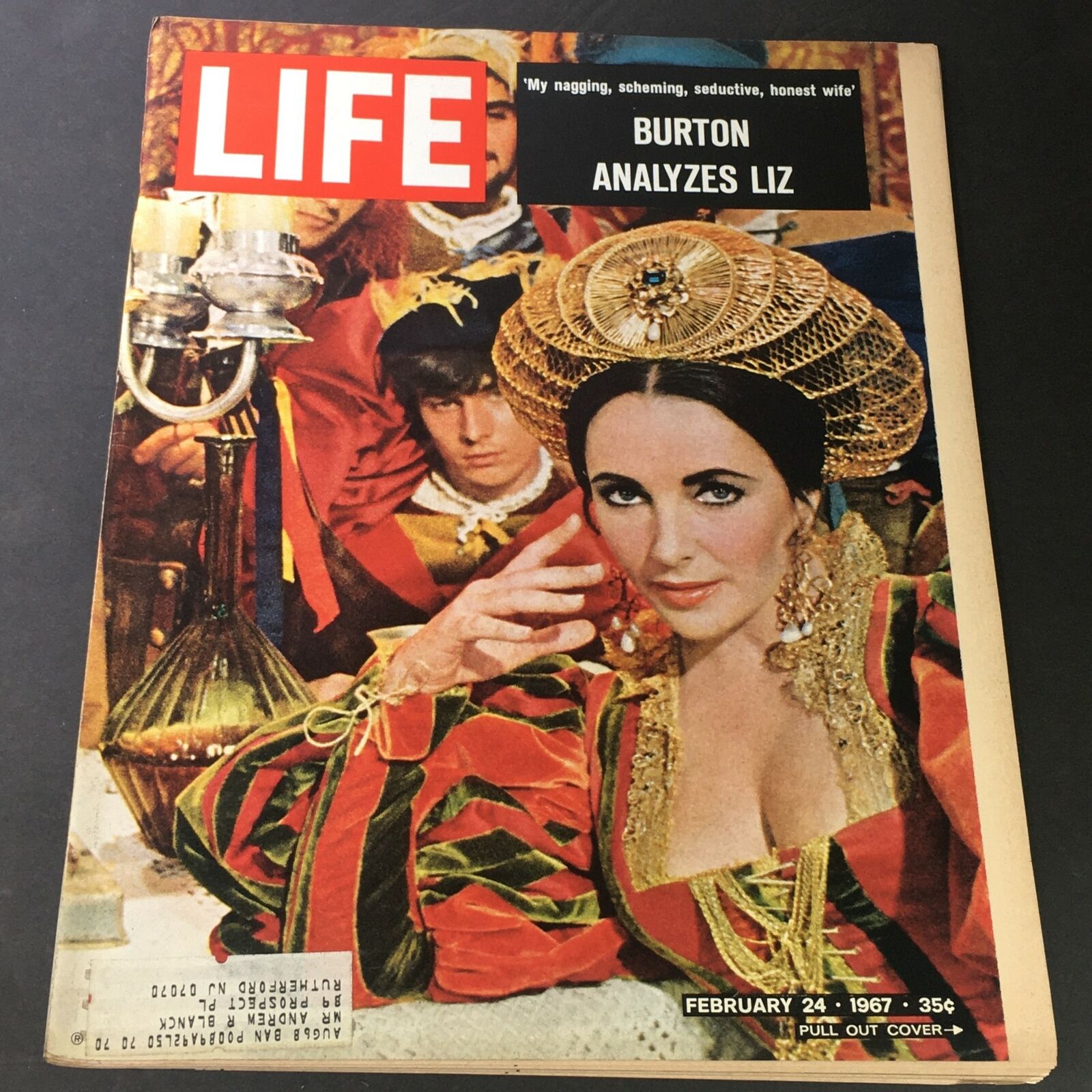 VTG Life Magazine February 24 1967 - Tim Burton Analyzes Elizabeth Taylor