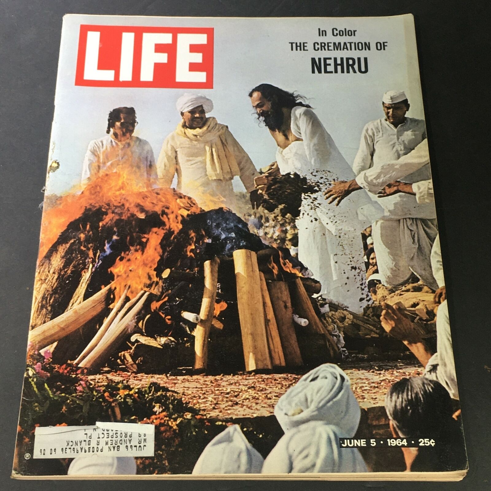 VTG Life Magazine June 5 1964 - The Cremation of Jawaharlal Nehru in Color