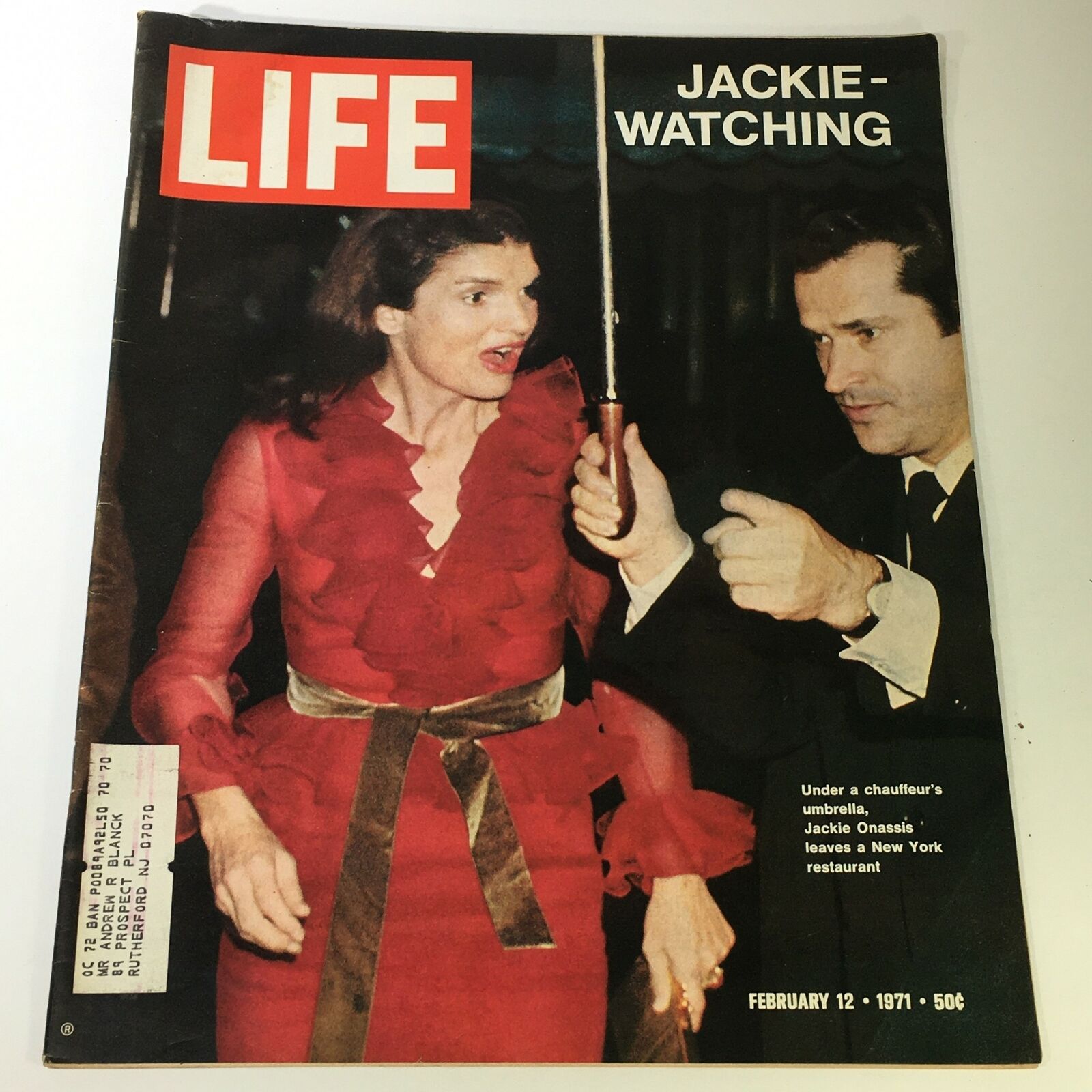 VTG Life Magazine February 12 1971 - Jackie Kennedy Onassis - Watching