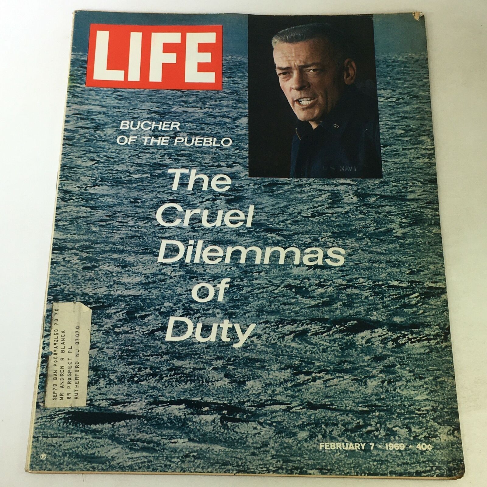 VTG Life Magazine February 7 1969 - The Cruel Dilemmas of Duty / Bucher Pueblo