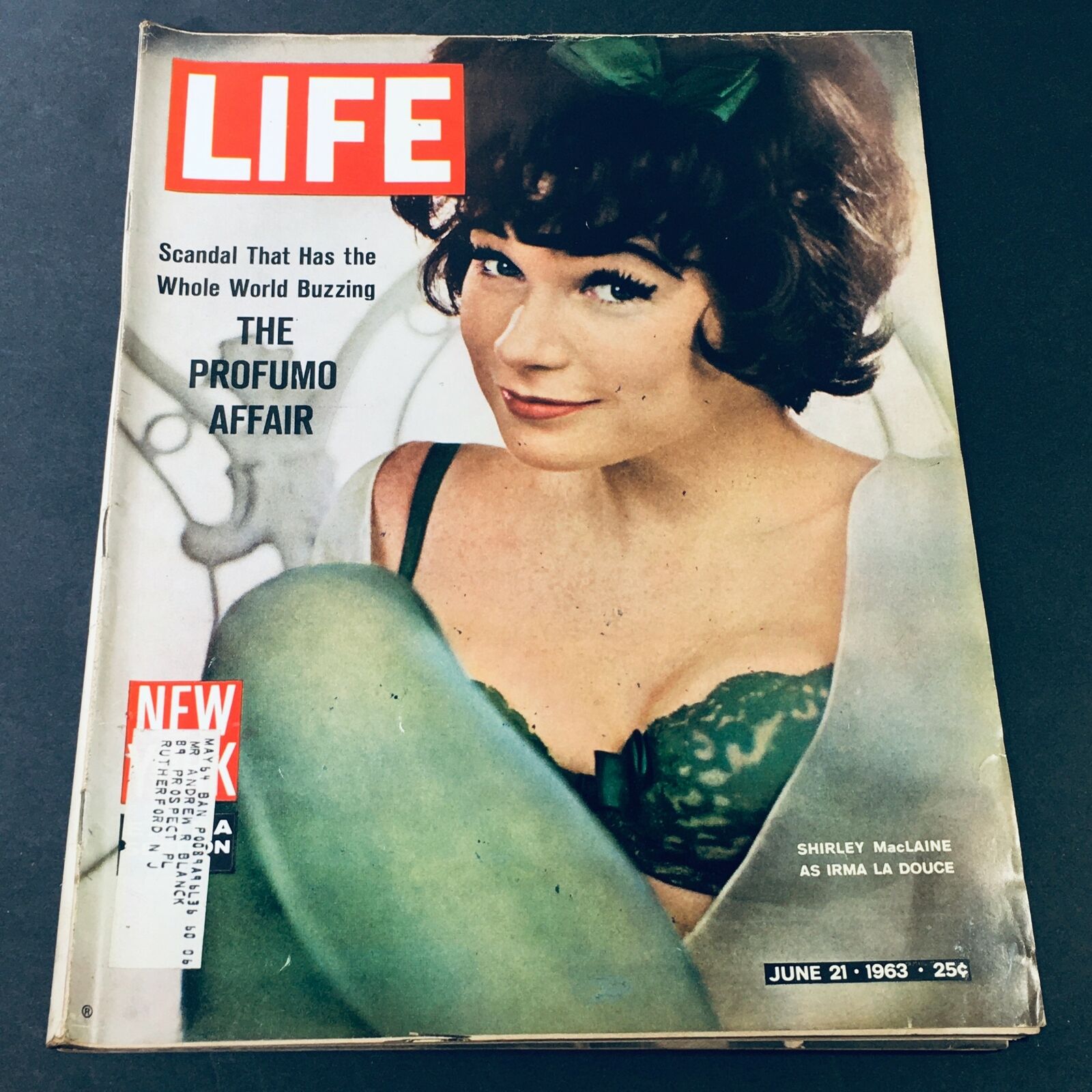 VTG Life Magazine June 21 1963 - Shirley McLaine as Irma / The Profumo Affair