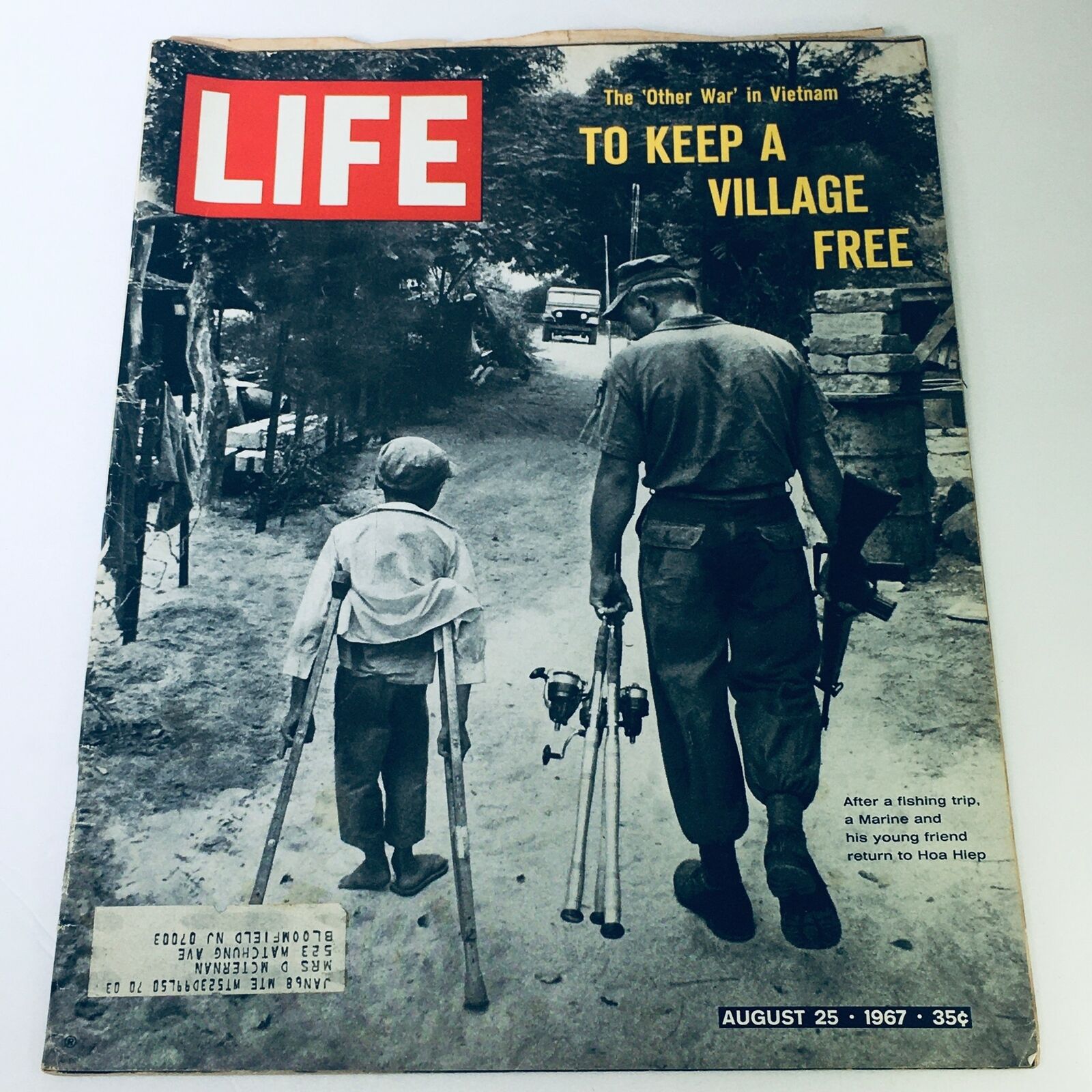 VTG Life Magazine August 25 1967 - A Marine & Young Friend Return to Hoa Hiep