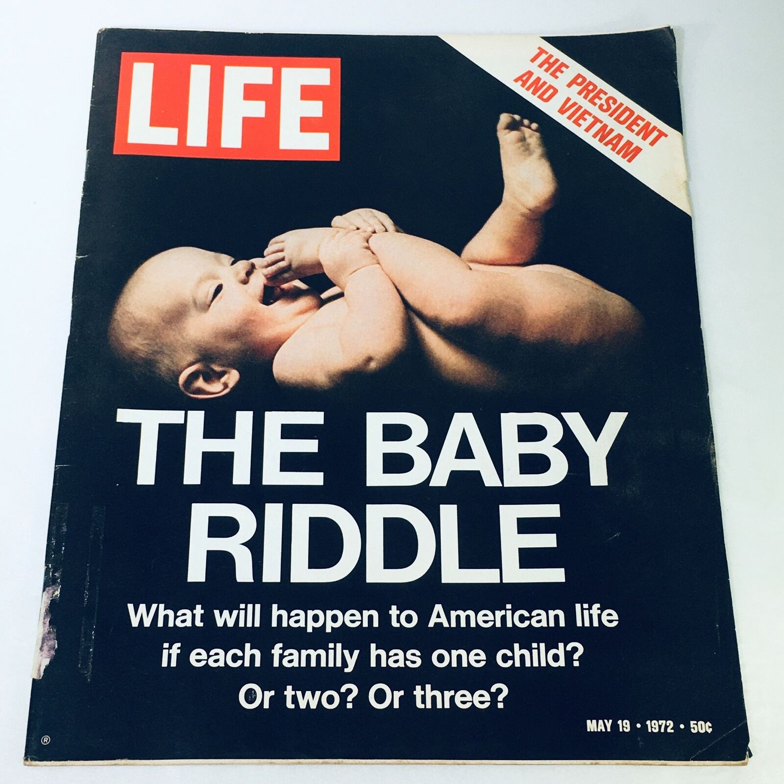 VTG Life Magazine May 19 1972 - The Baby Riddle / The President and Vietnam