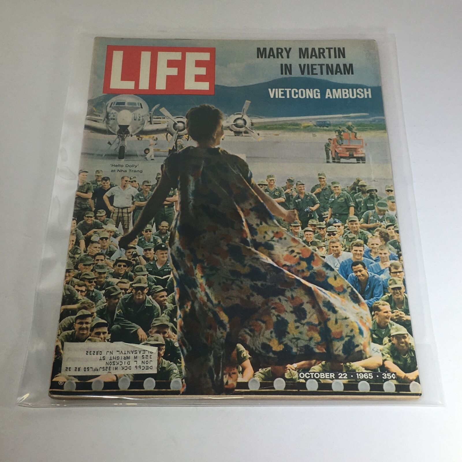 VTG Life Magazine - October 22 1965 - Mary Martin in Vietnam: Vietcong Ambush