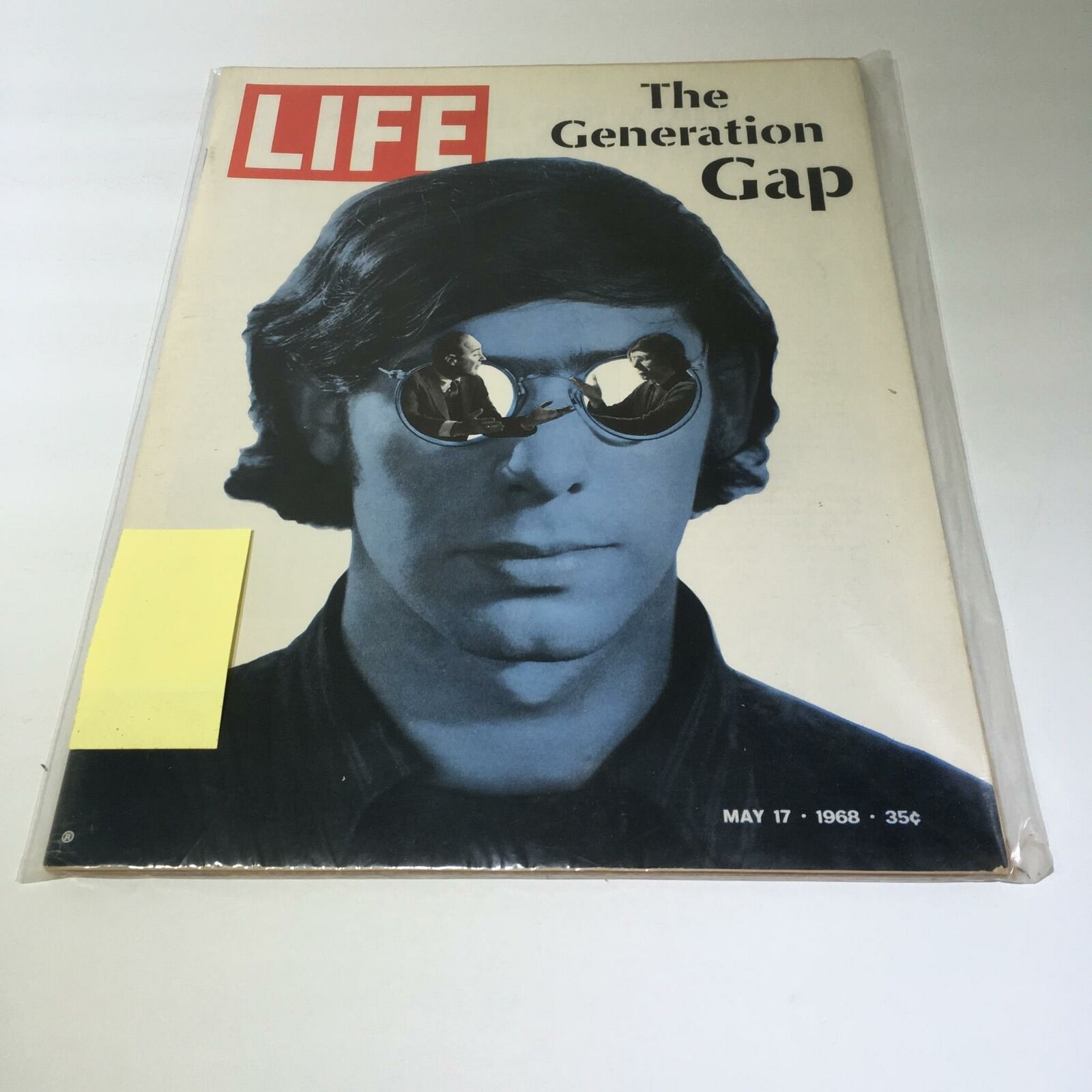 VTG Life Magazine May 17 1968 - The Generation Gap U.S  vs Coffin and Spock