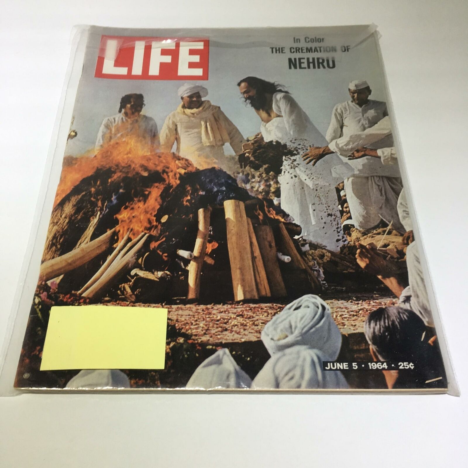 VTG Life Magazine June 5 1964 - The Cremation of Nehru