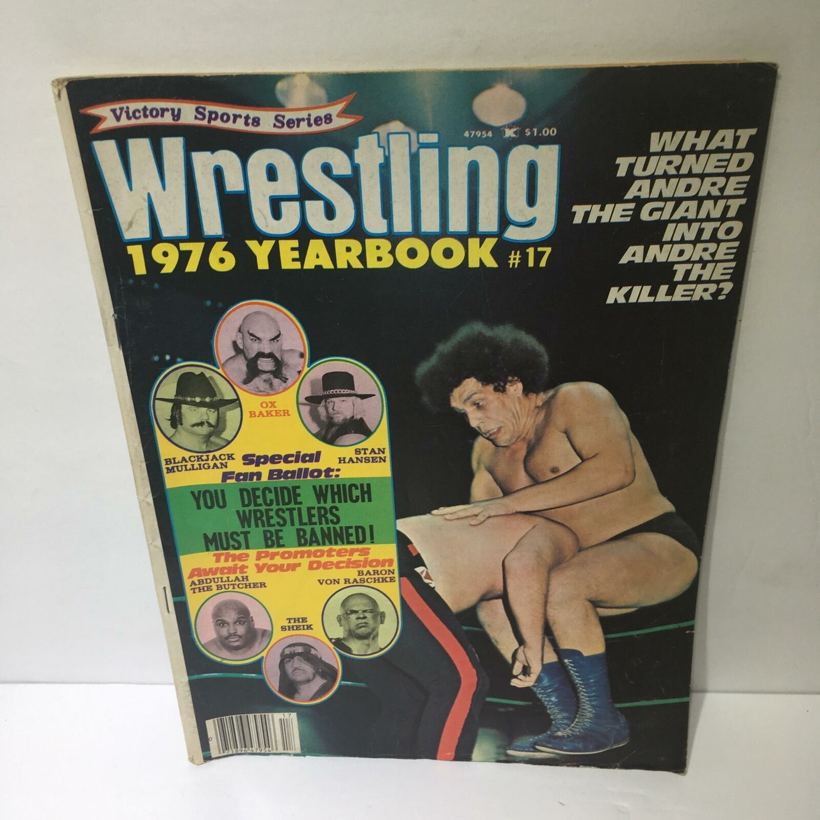 Victory Sports Series: Wrestling 1976 Yearbook #17