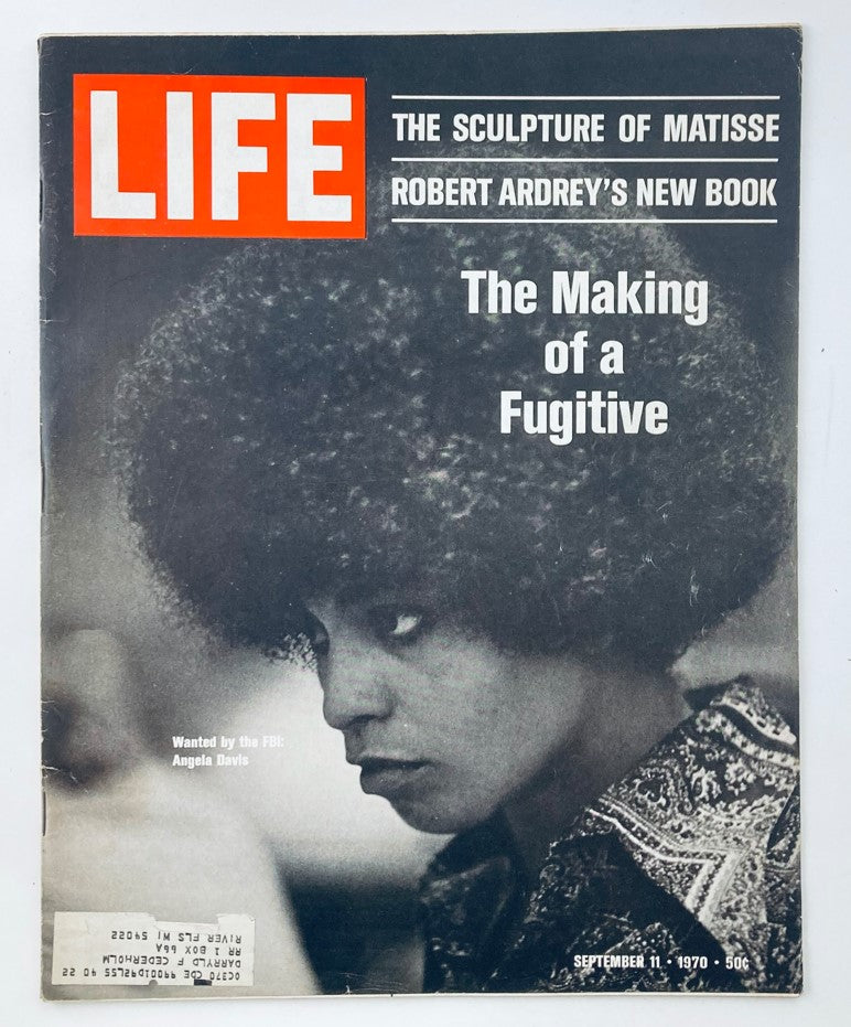 Life Magazine September 11 1970 Vol 69 No. 11 Angela Davis Wanted by the FBI