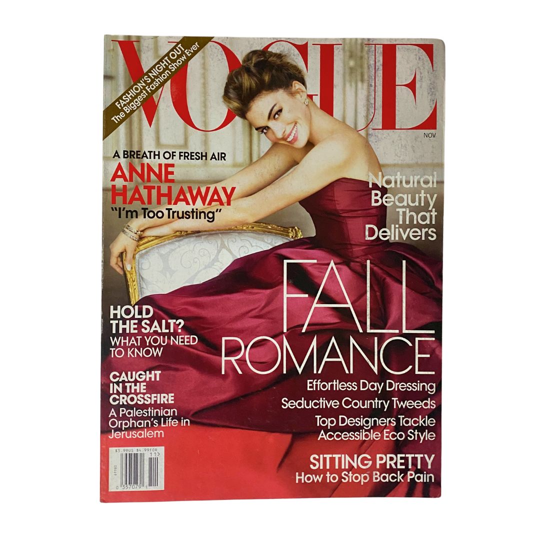 Vogue Magazine November 2010 Anne Hathaway Cover Fall Romance No Label