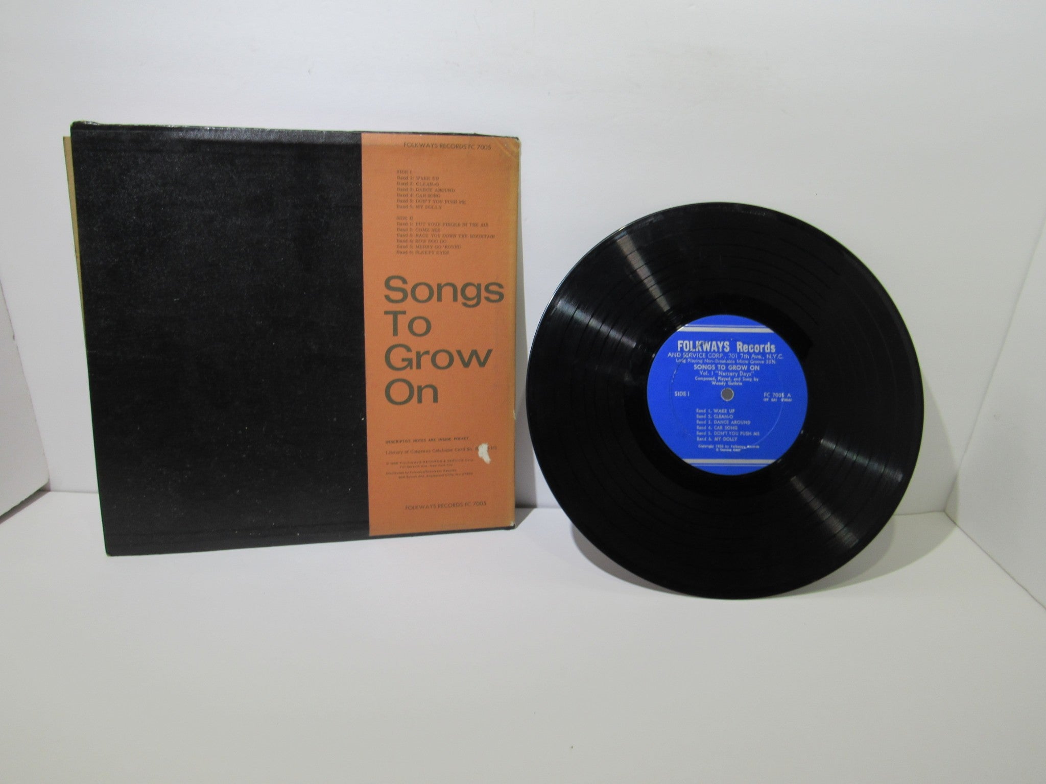 Woody Guthrie: Songs To Grow On / Volume One: Nursery Days FC 7005 10" LP G+