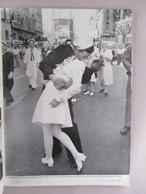 Life Magazine Lot of 4 Full Month of August 1945 6, 13, 20, 27 Times Square Kiss