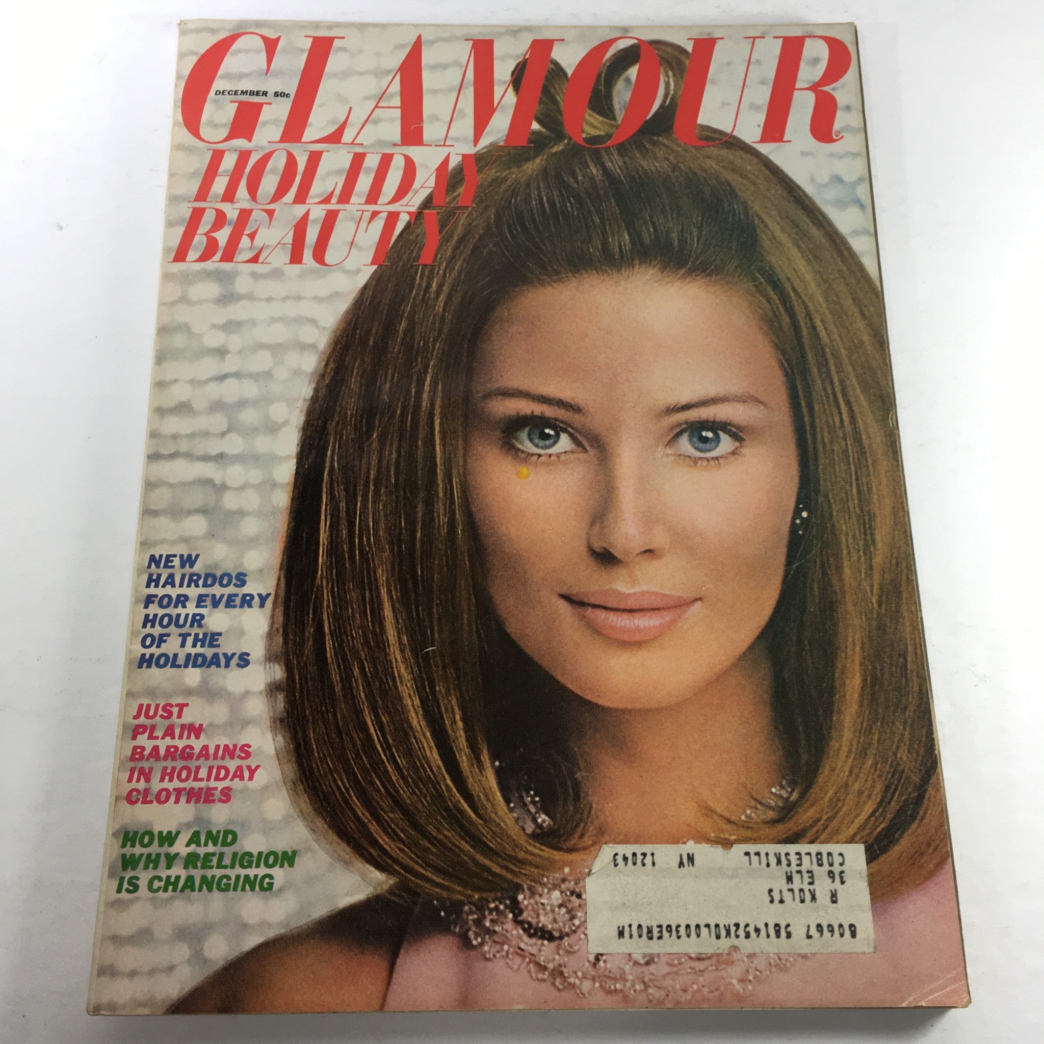 VTG Glamour Magazine: December 1966 - Evelyn Kuhn Cover Holiday Beauty Issue