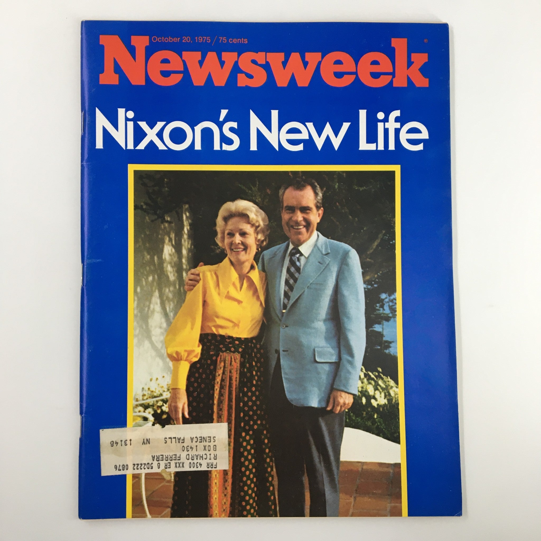 VTG Newsweek Magazine October 20 1975 Richard Nixon and Pat Nixon