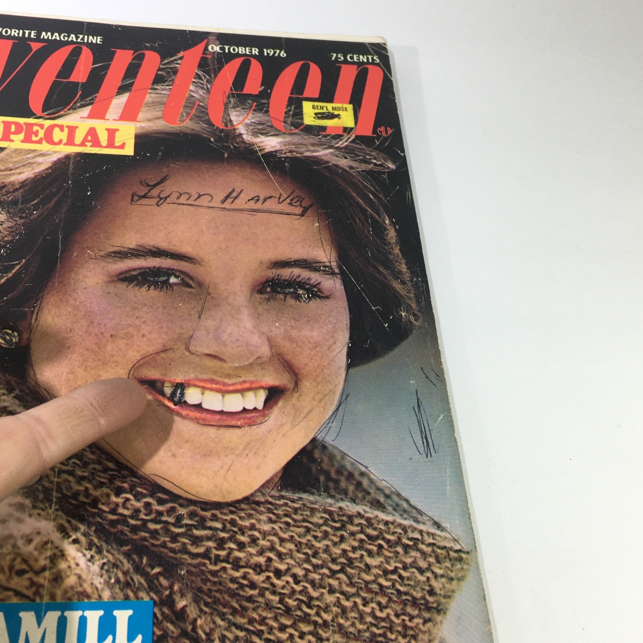 VTG Seventeen Magazine: October 1976 - Dorothy Hamill Cover / John Travolta