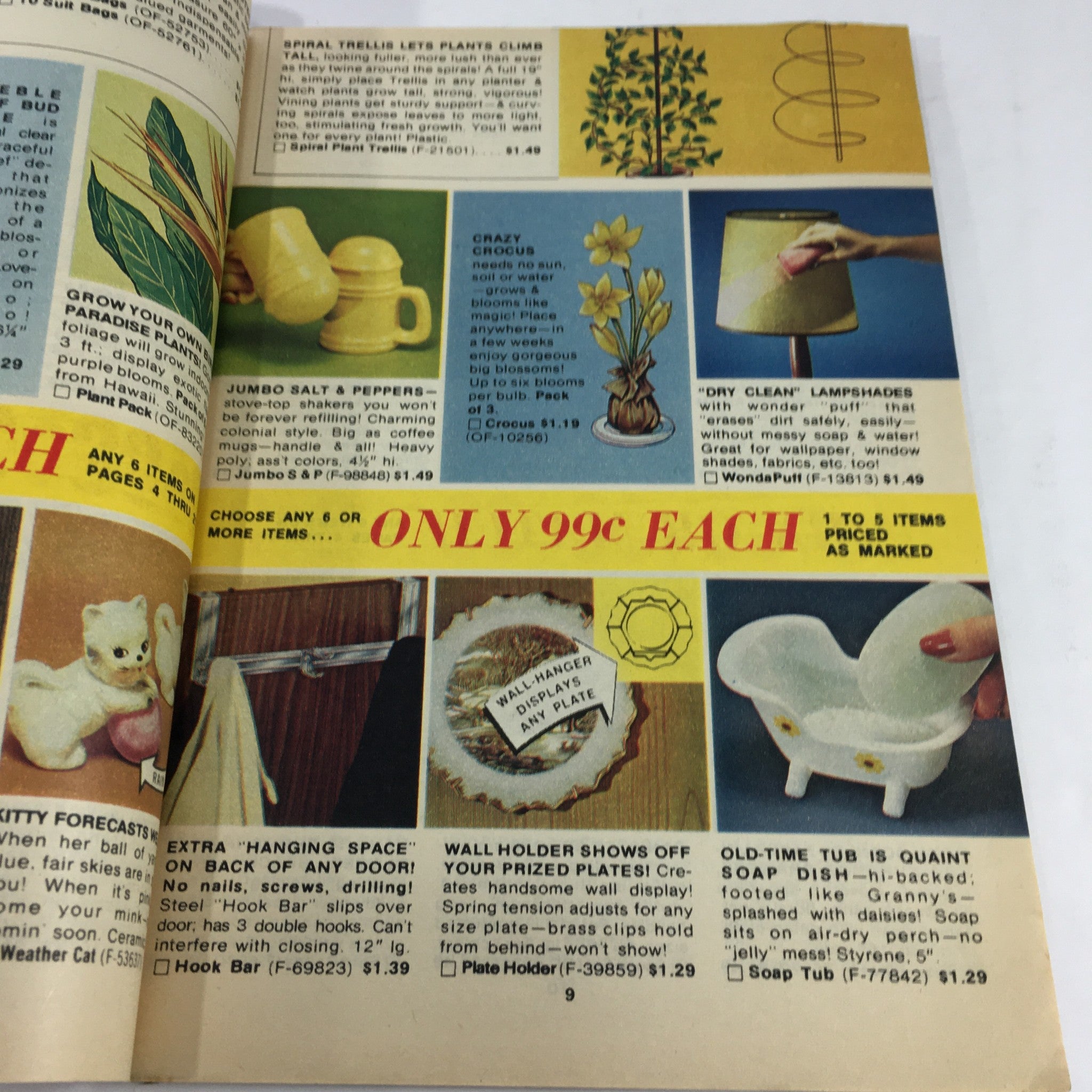 VTG Spencer Catalog Of Gifts: January 1977 - Surprise Box Price Guide / No Label