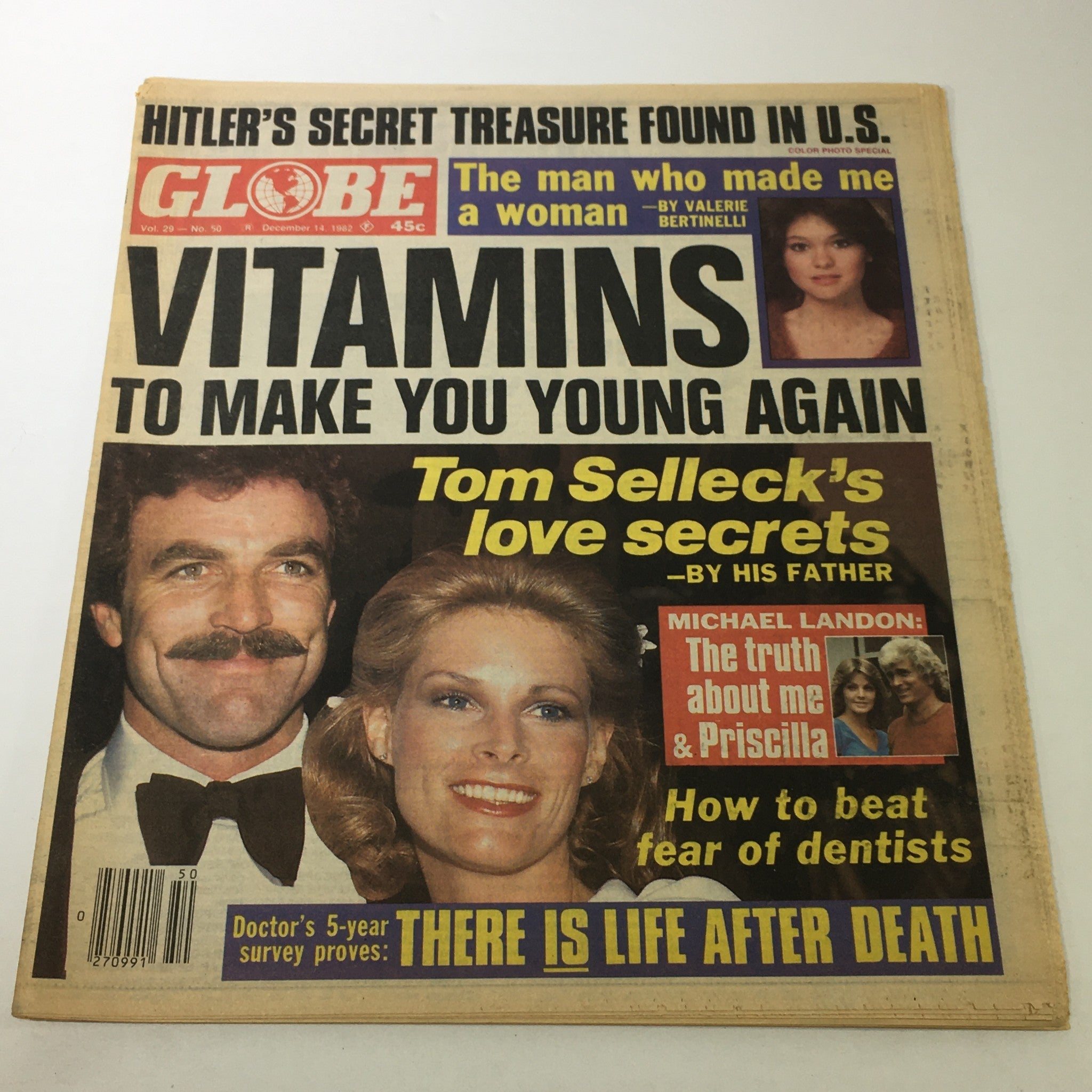 Cover of VTG Globe Magazine December 14, 1982, Vol. 29 #50 featuring Tom Selleck and a woman, with headlines discussing vitamins, love secrets by Tom Selleck's father, and Michael Landon's personal truth.