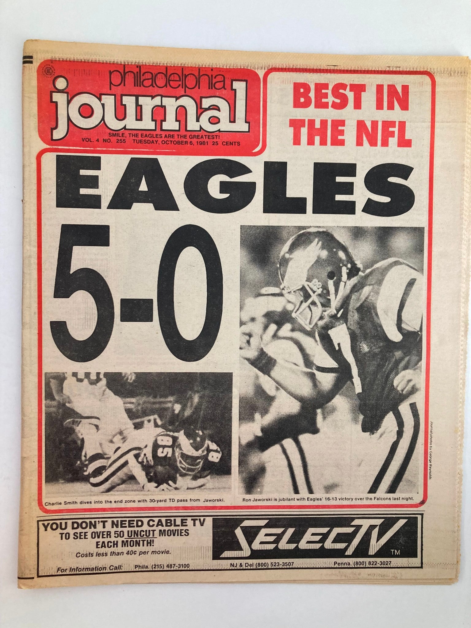 Philadelphia Journal Tabloid October 6 1981 NFL Charles Smith & Ron Jaworski