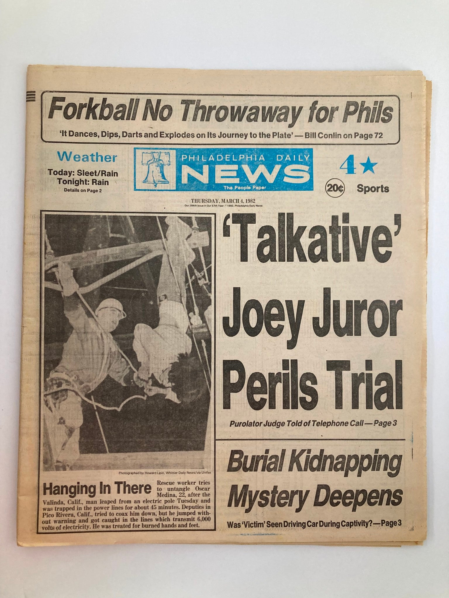 Philadelphia Daily News Tabloid March 4 1982 Oscar Medina and Joey Juror