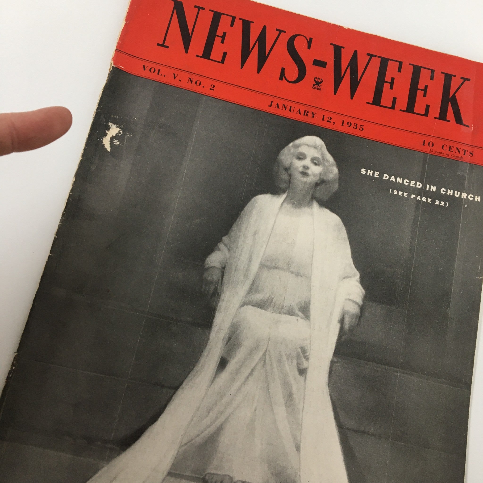 VTG News-Week Magazine January 12 1935 She Danced in Church No Label