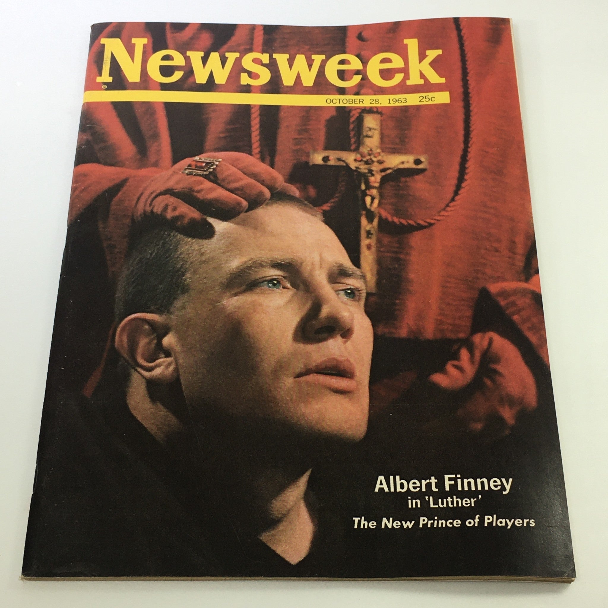 VTG Newsweek Magazine October 28 1963 - Albert Finney / Newsstand / No Label