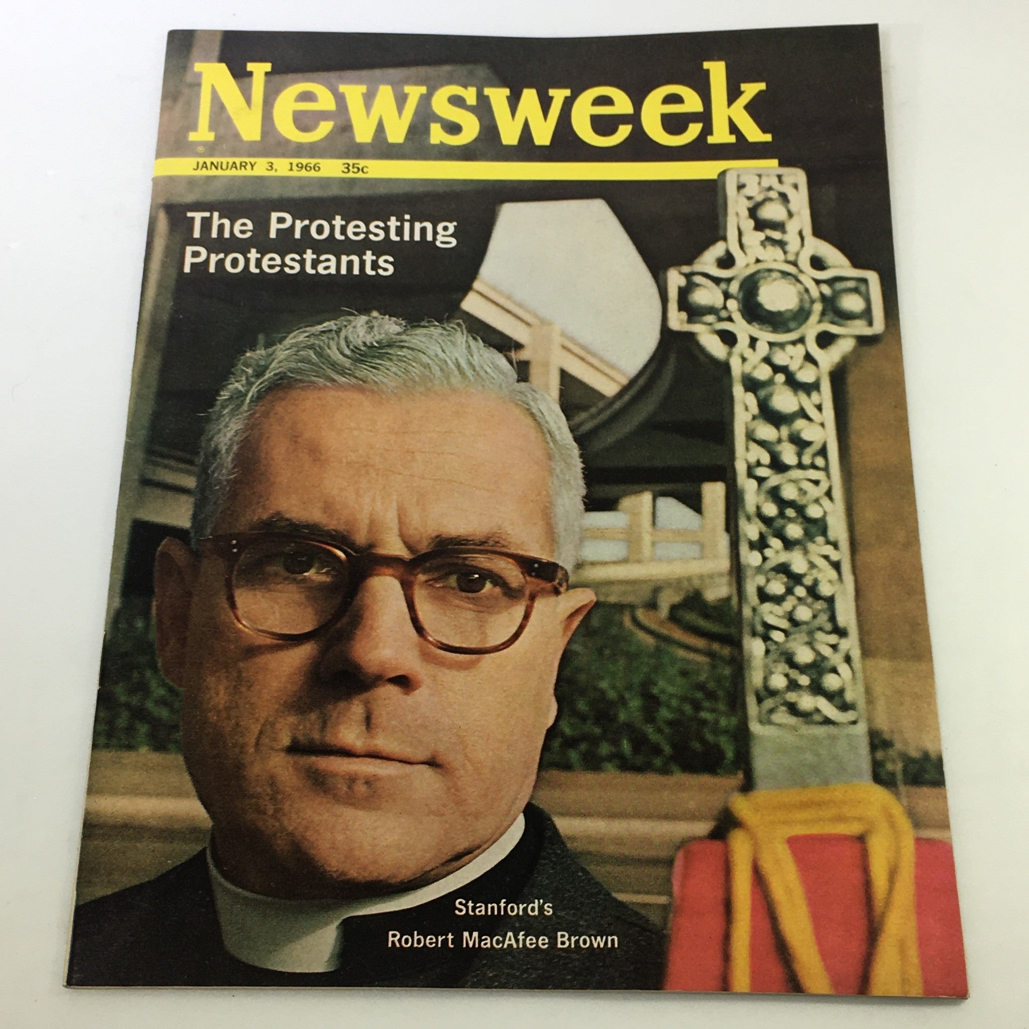 VTG Newsweek Magazine January 3 1966 -  Robert MacAfee Brown / Newsstand