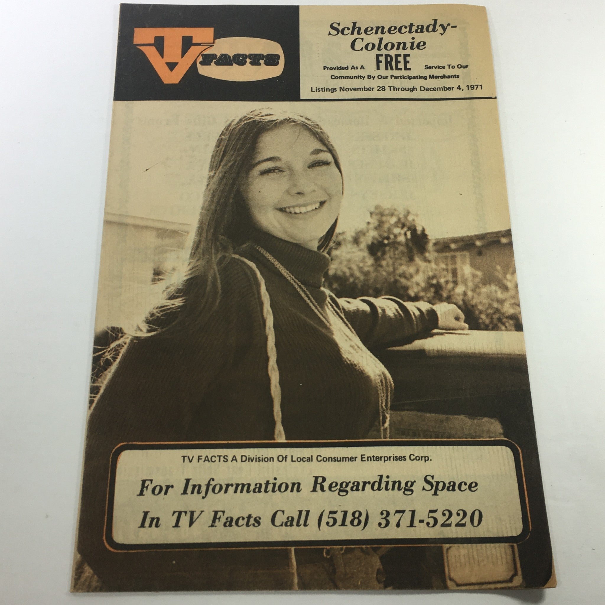 VTG TV Facts Weekly TV Listings: November 28-December 4 1971 - Retro Cover Girl