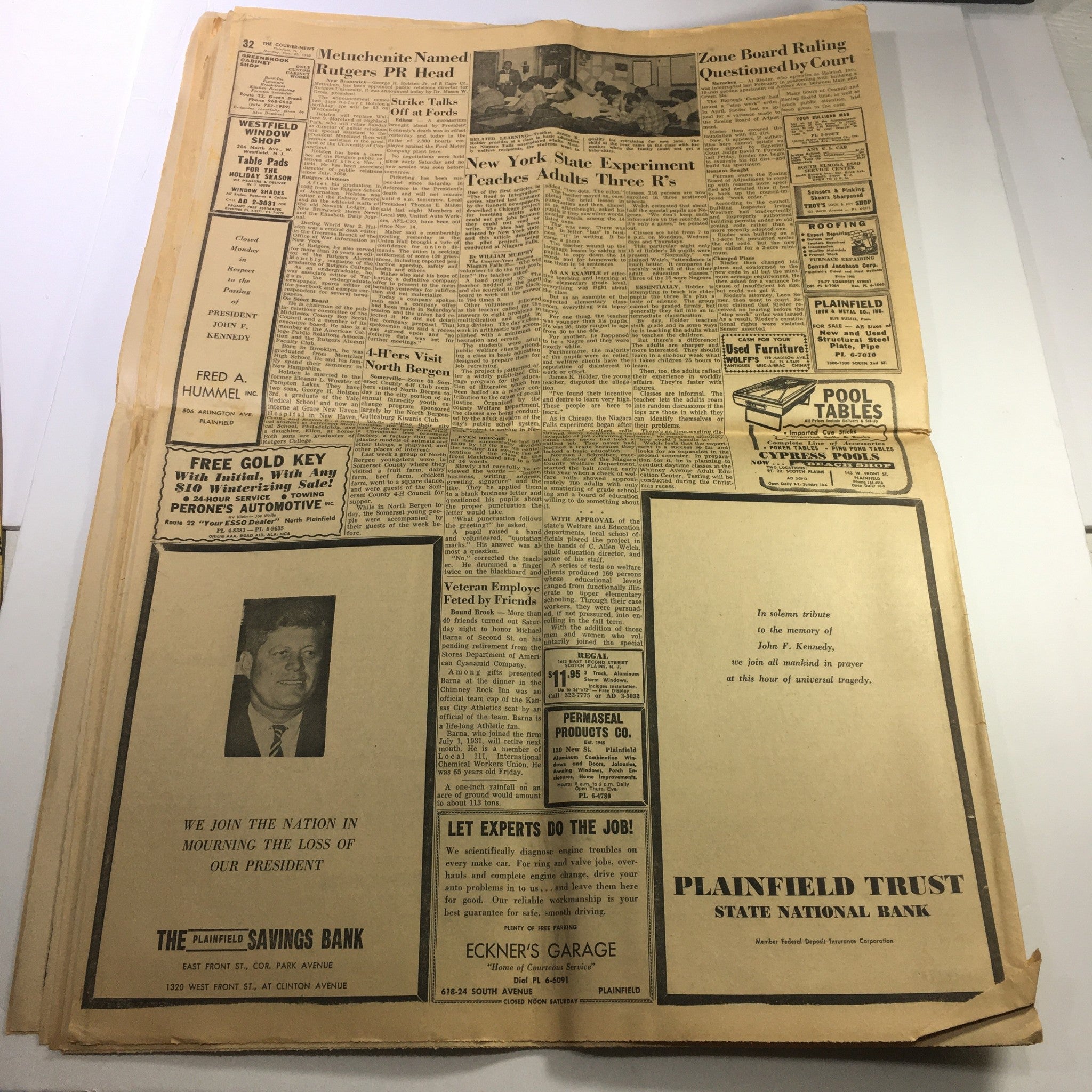 VTG The Courier News Newspaper November 25 1963 - Lee Harvey Oswald / Jack Ruby