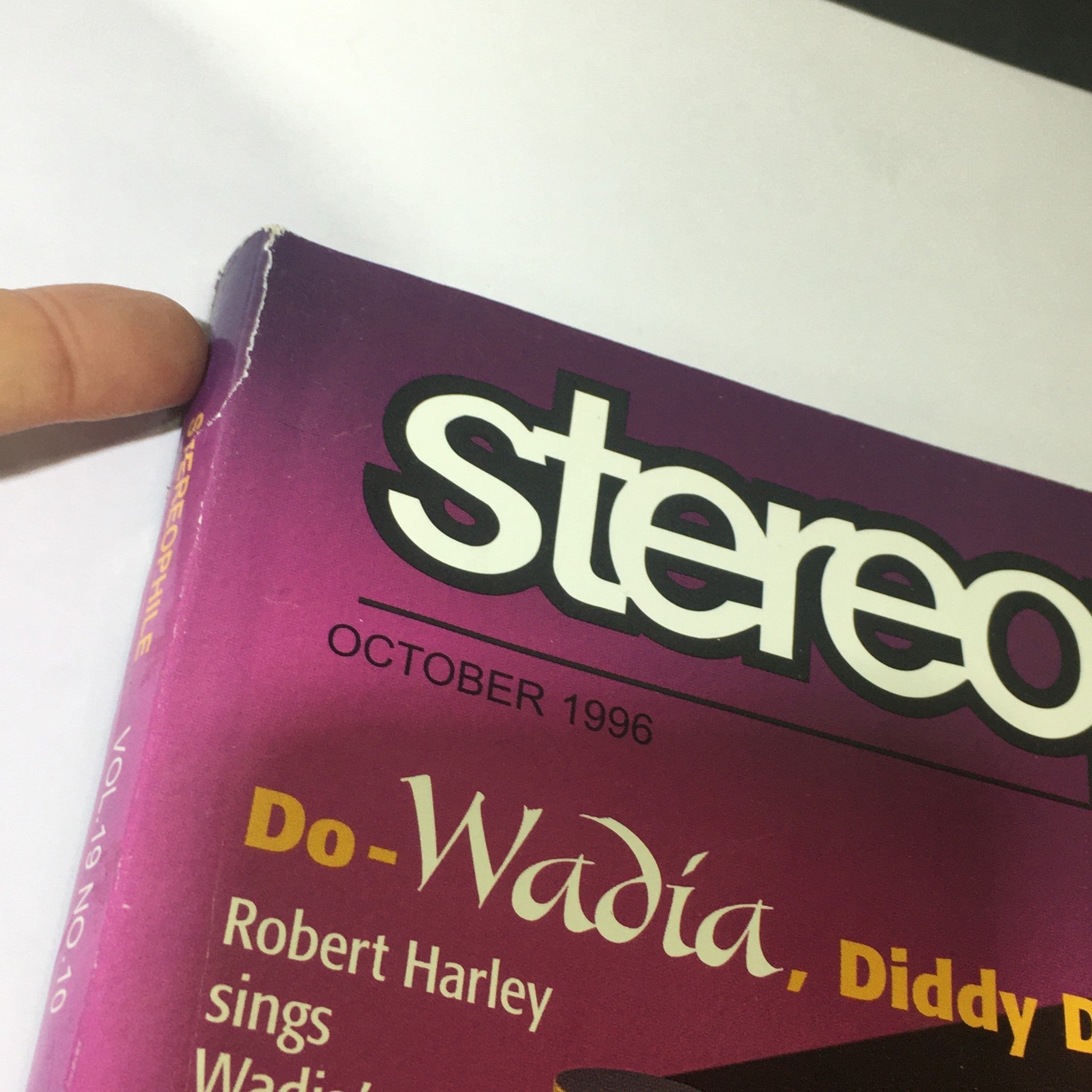 Stereophile Magazine October 1996 - Robert Harley Sings Wadia's Praises