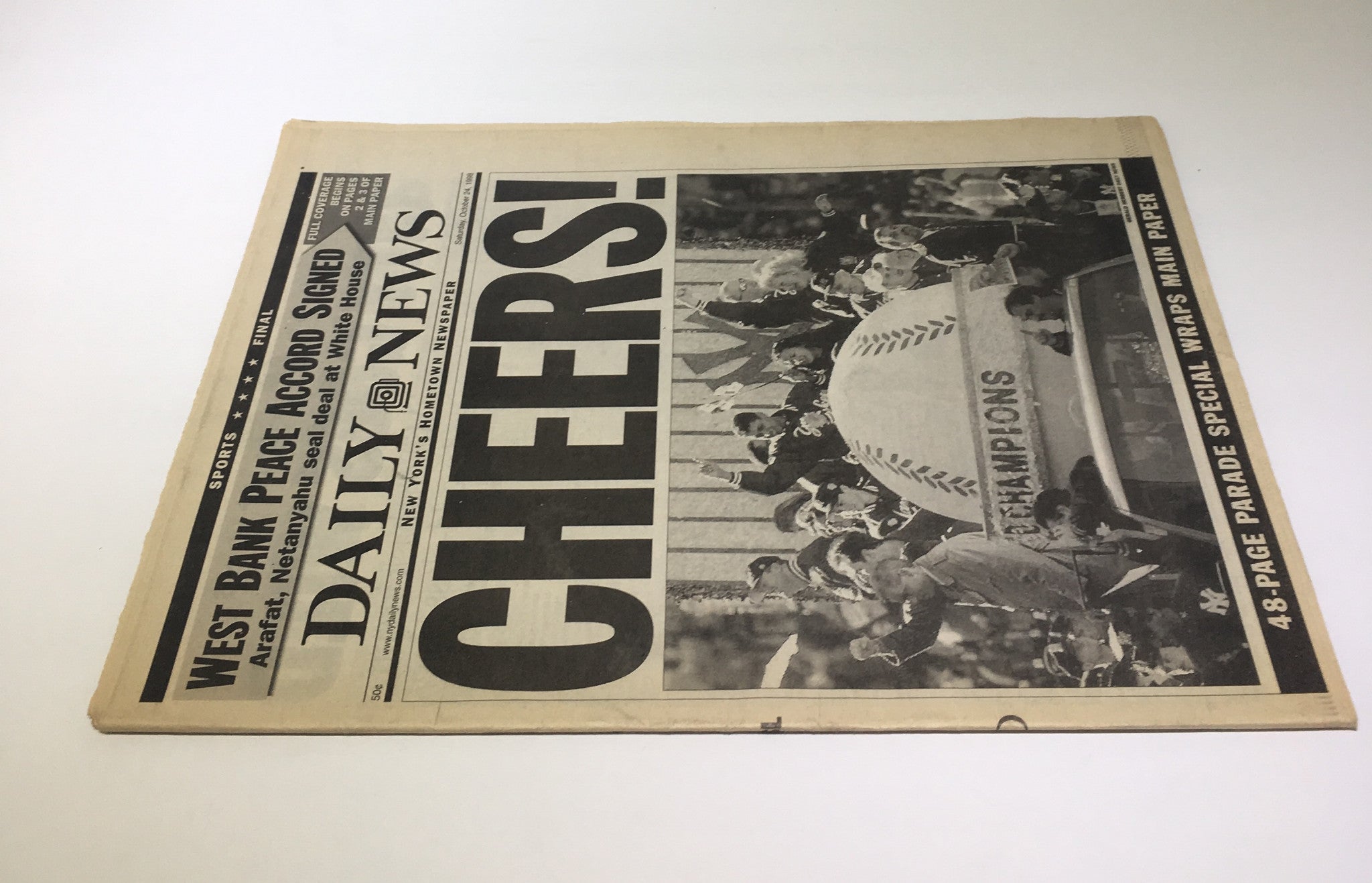 New York Daily News Yankees Cheers World Series Oct 24 1998 parade derek jeter