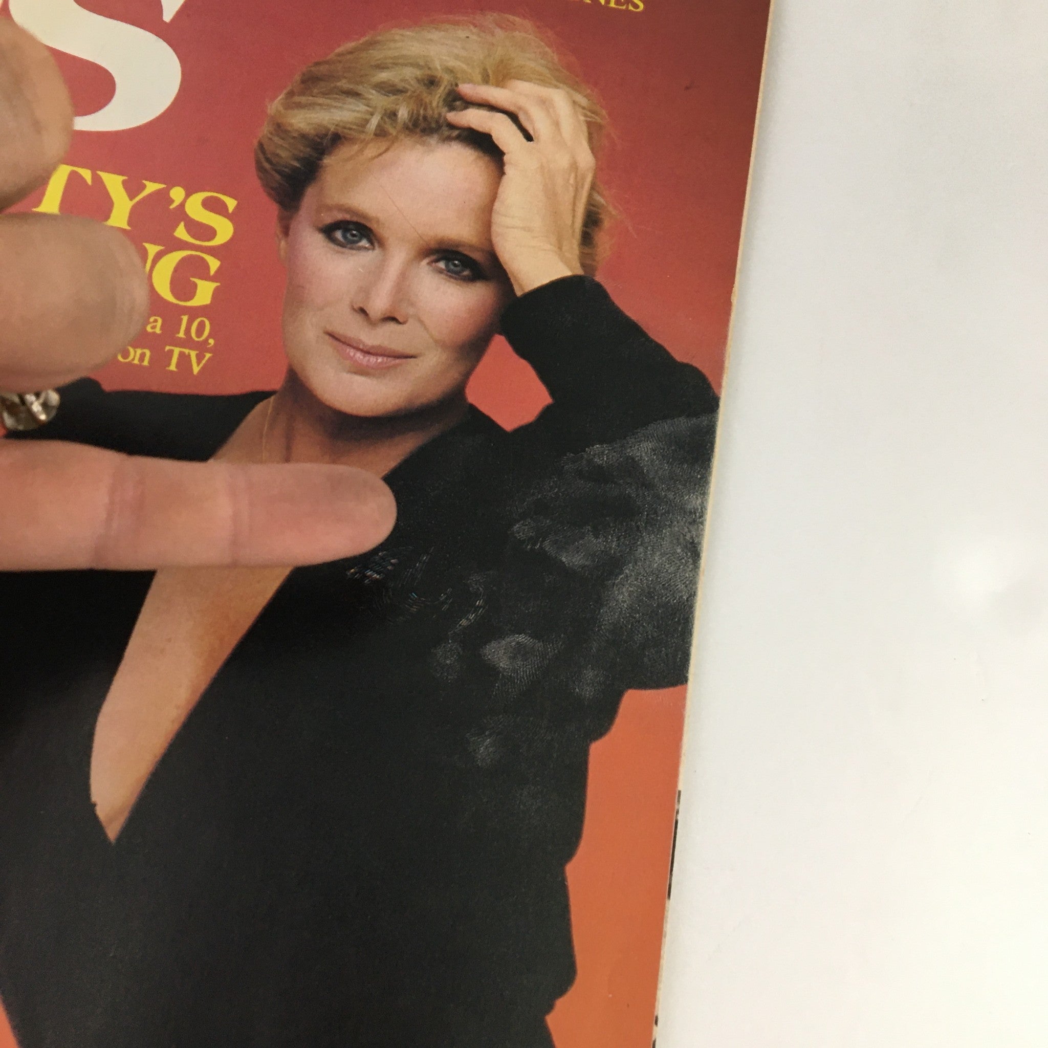 Close-up view of the cover of US Magazine March 17, 1981, showcasing Suzanne Somers with the title 'Dynasty's Darling' prominently above.