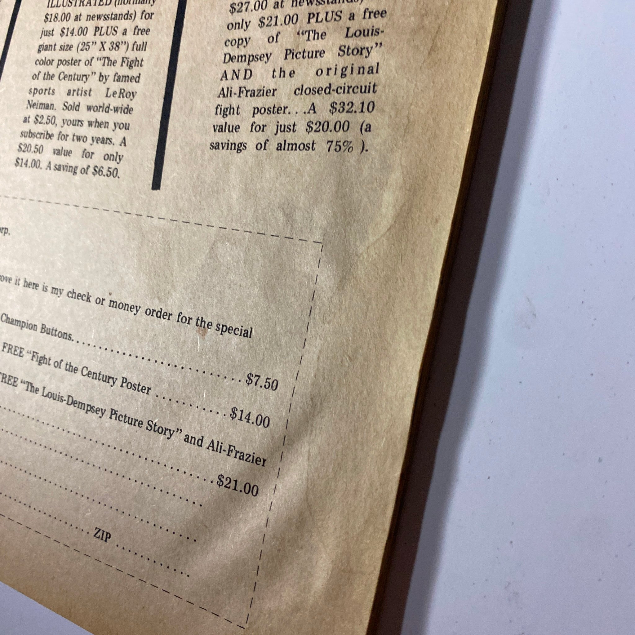 Back cover of Boxing Illustrated Magazine December 1972 revealing advertising details and subscription options, in good condition with some wear.