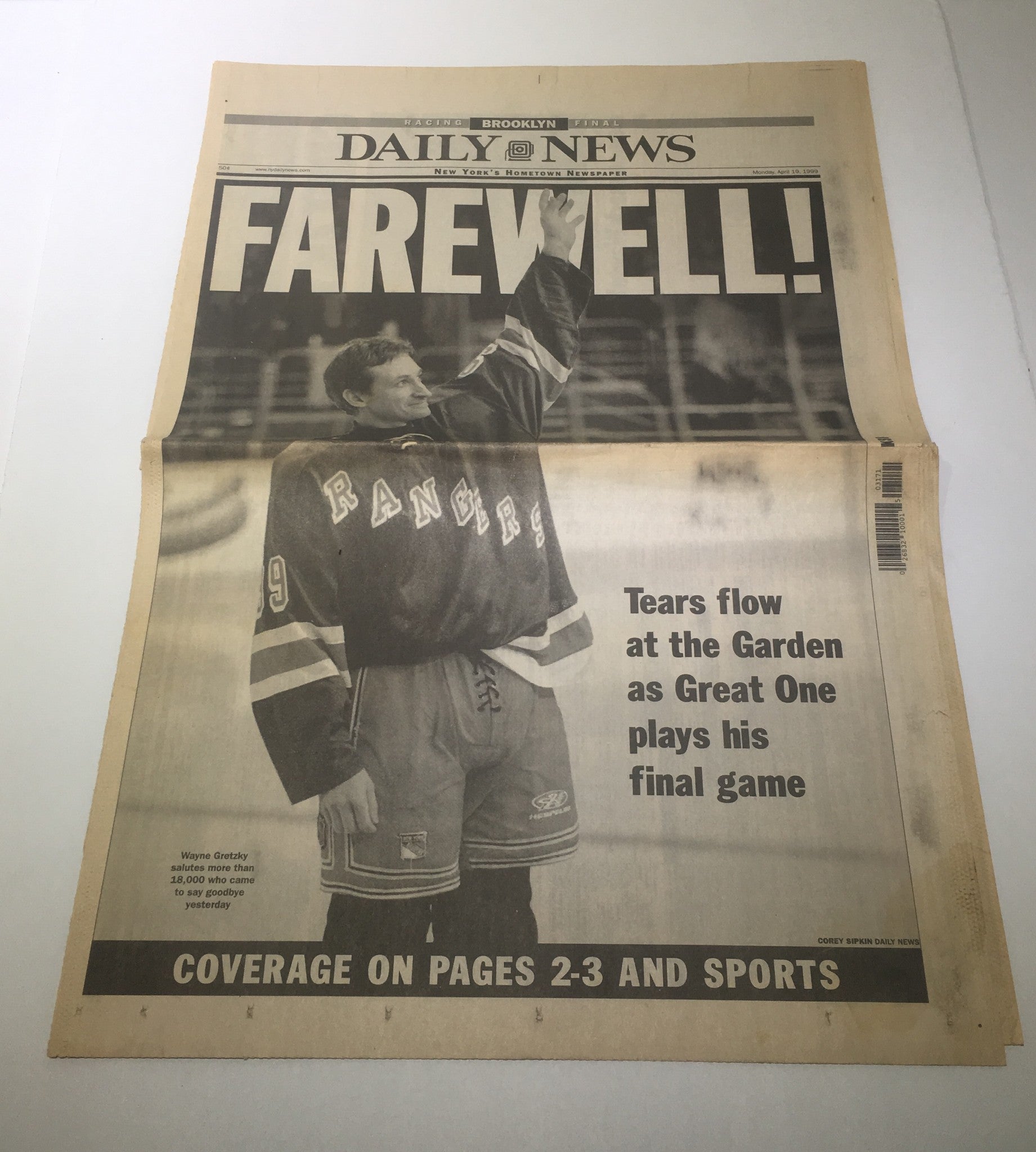 NY Daily News:4/19/99,Wayne Gretzky Salutes 18 thous more who Came 2 Say Goodbye